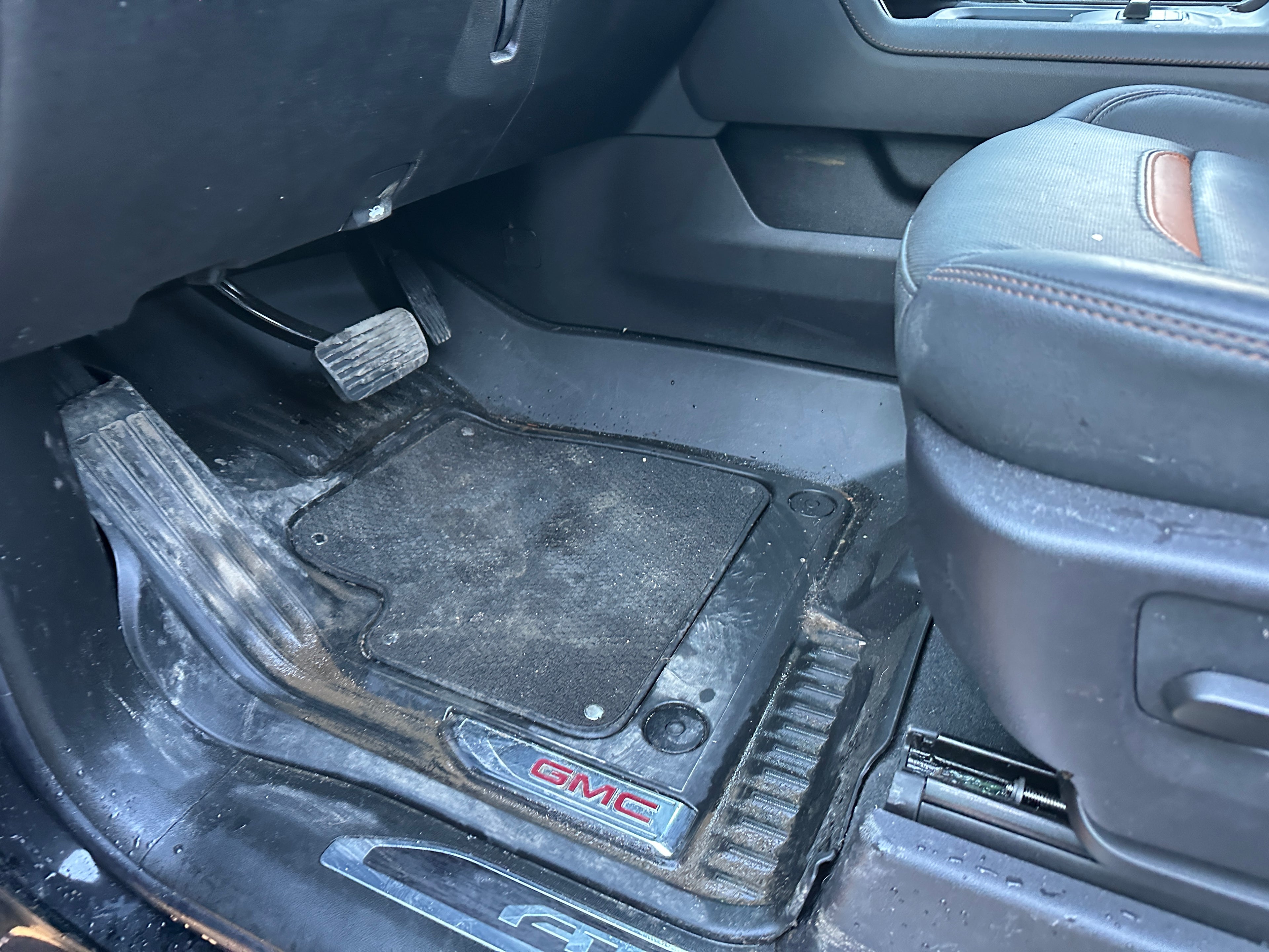 2024 GMC Sierra 3500 AT4 – G2508