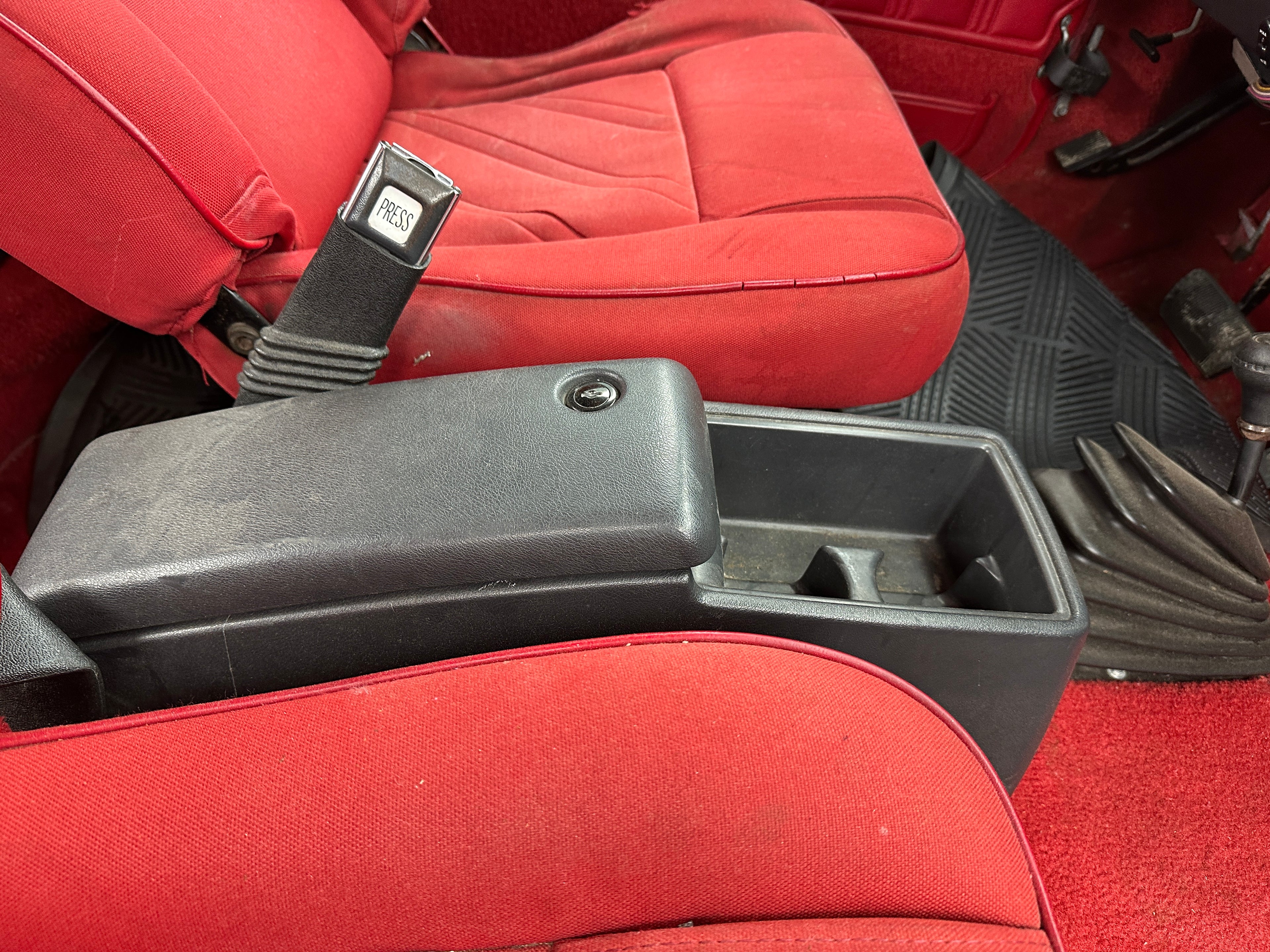 1992 Jeep Wrangler YJ Renegade 4.0 – J2528