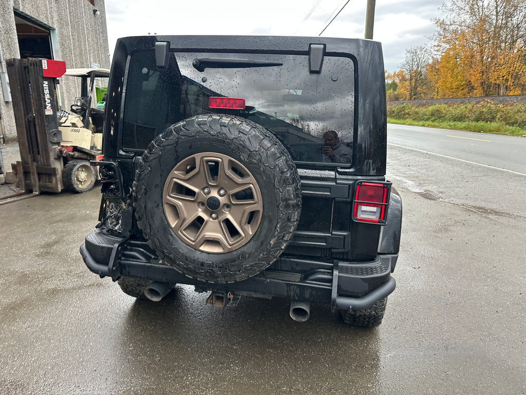2016 Jeep Wrangler JK Unlimited Sahara 3.6 – J2554