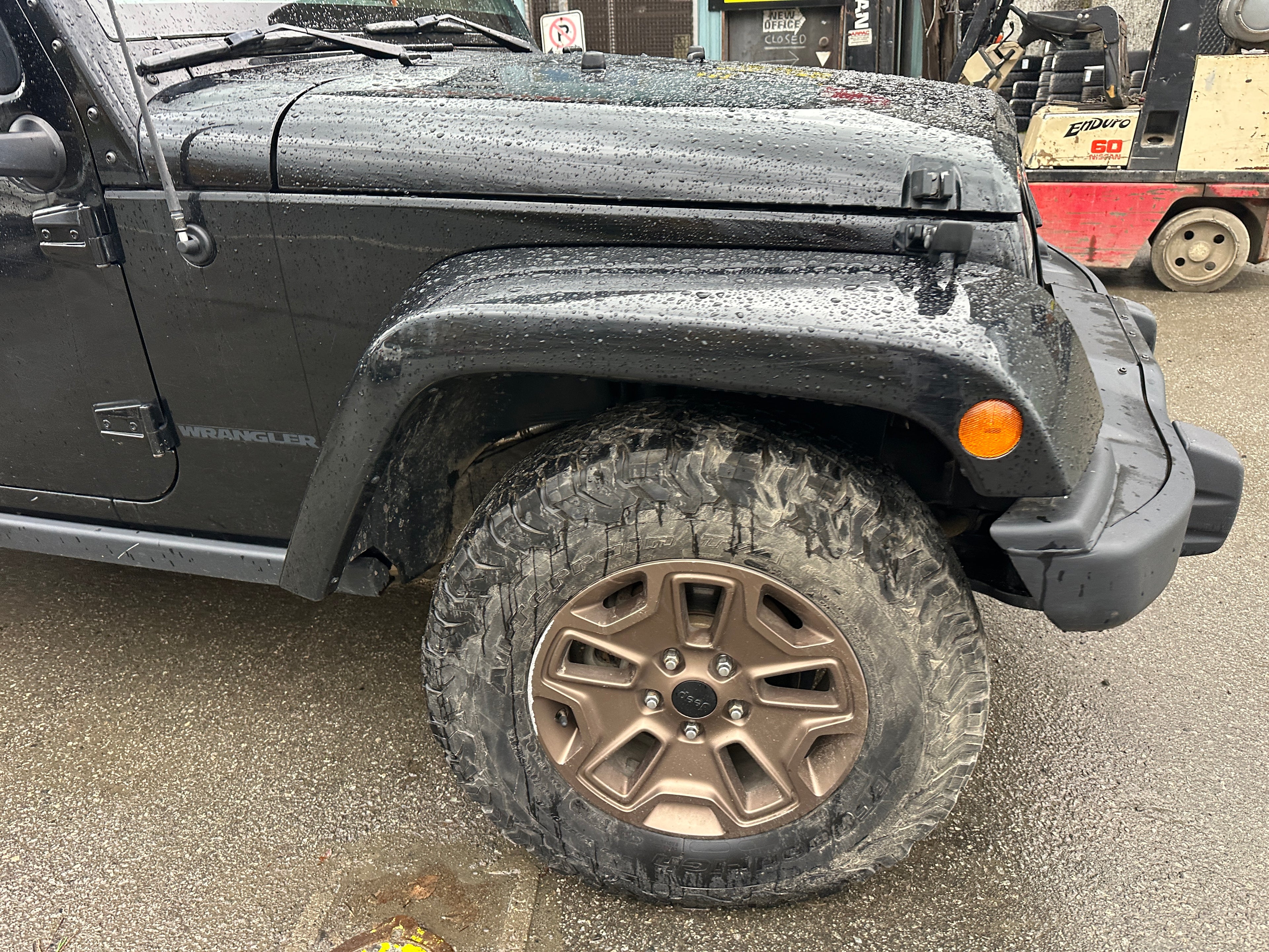 2016 Jeep Wrangler JK Unlimited Sahara 3.6 – J2554