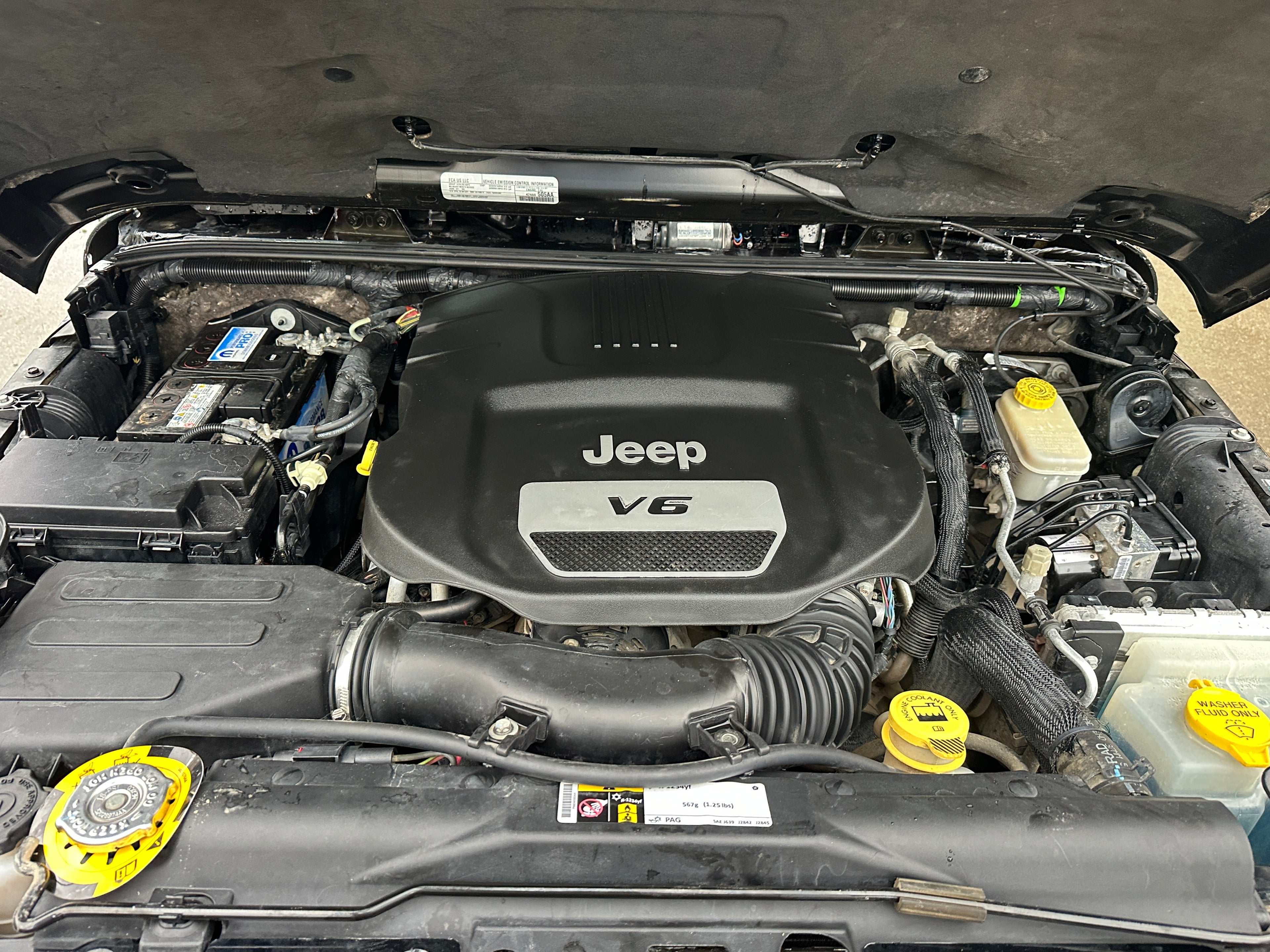 2016 Jeep Wrangler JK Unlimited Sahara 3.6 – J2554