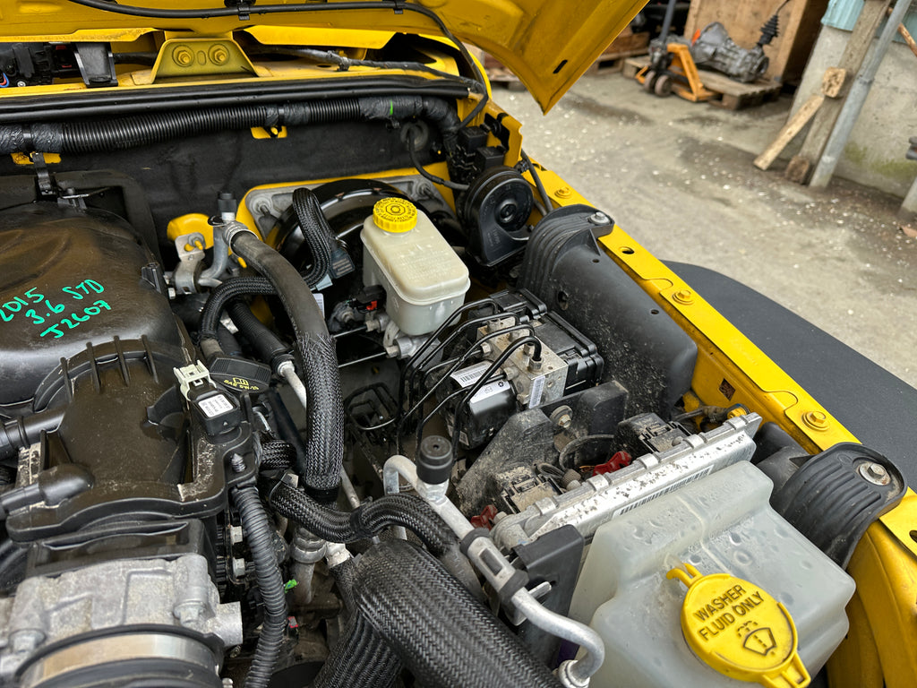 2015 Jeep Wrangler JK Unlimited Sport 3.6 – J2607
