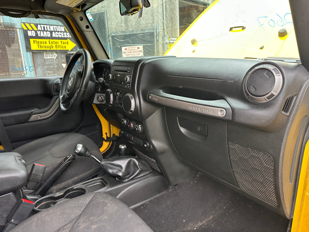 2015 Jeep Wrangler JK Unlimited Sport 3.6 – J2607