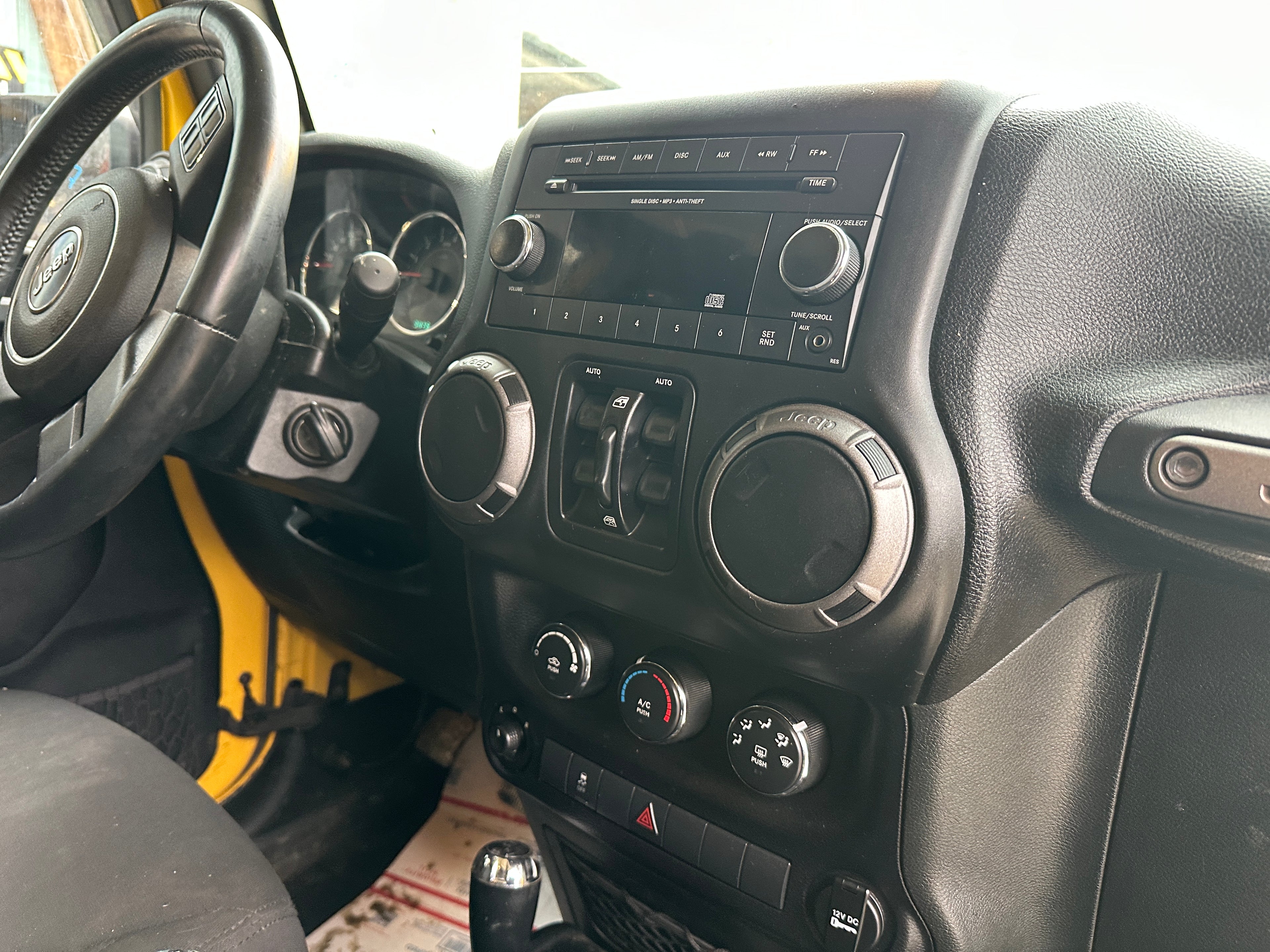 2015 Jeep Wrangler JK Unlimited Sport 3.6 – J2607