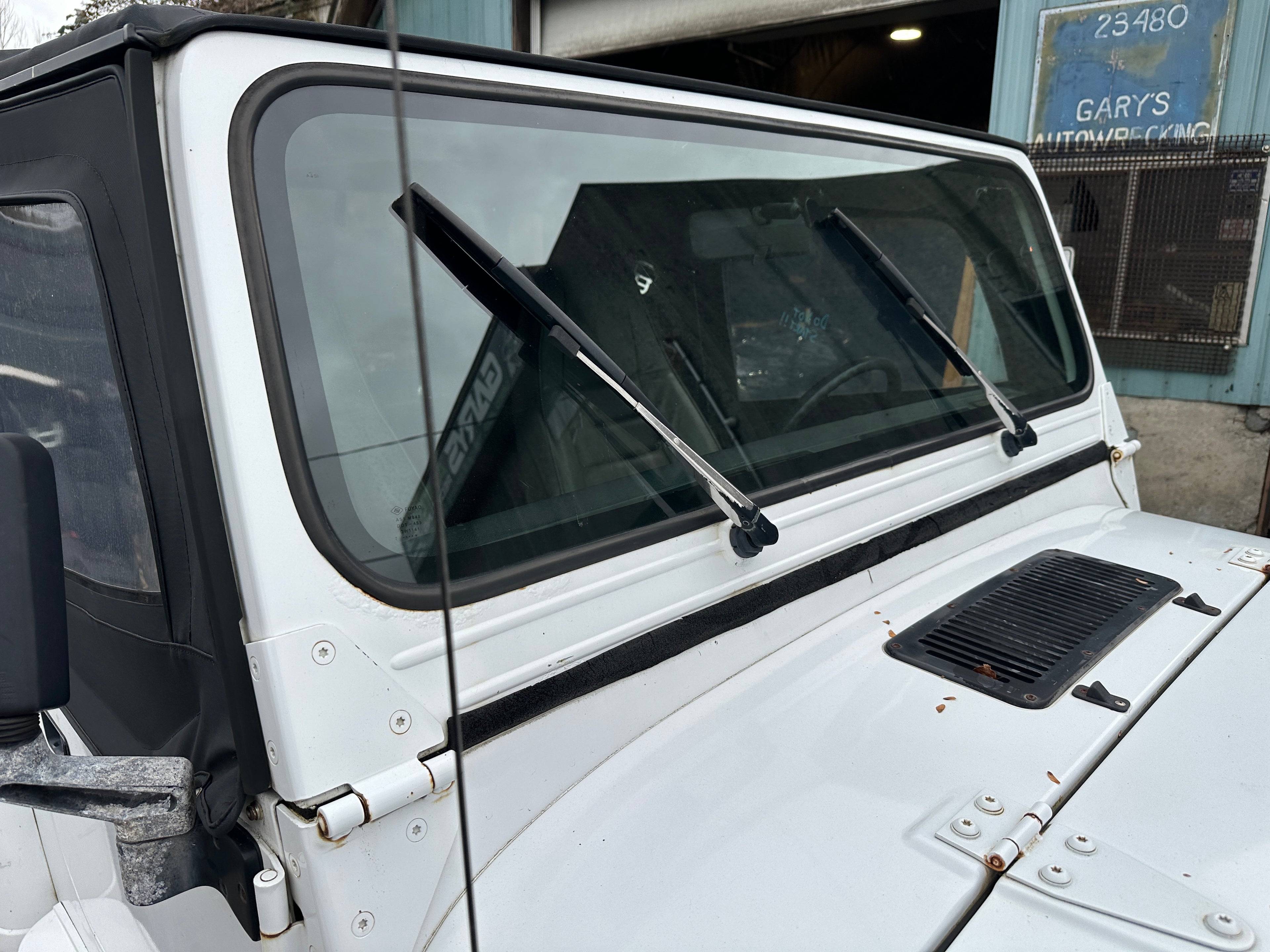 1993 Jeep Wrangler YJ 2.5 – J2509