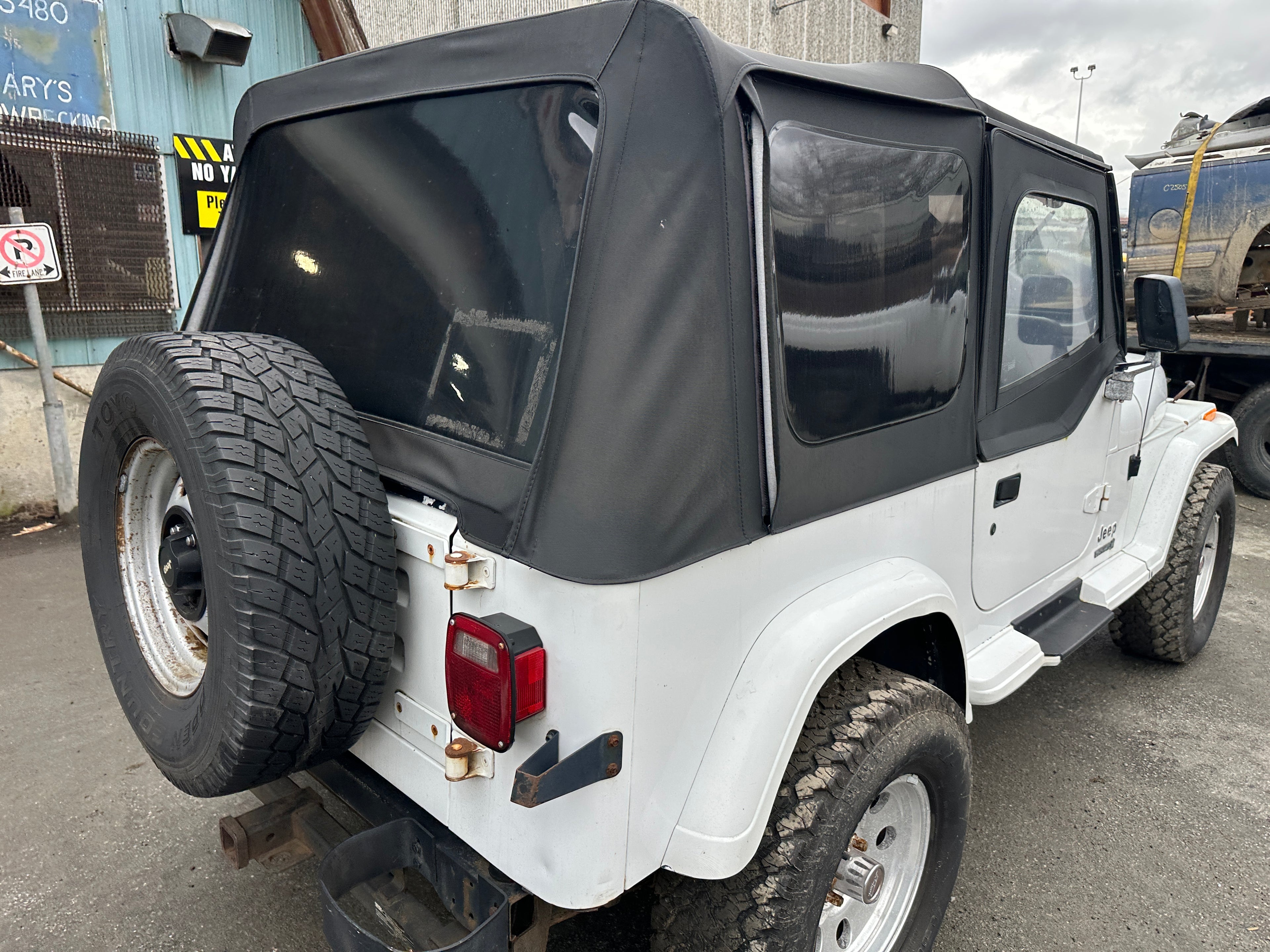 1993 Jeep Wrangler YJ 2.5 – J2509
