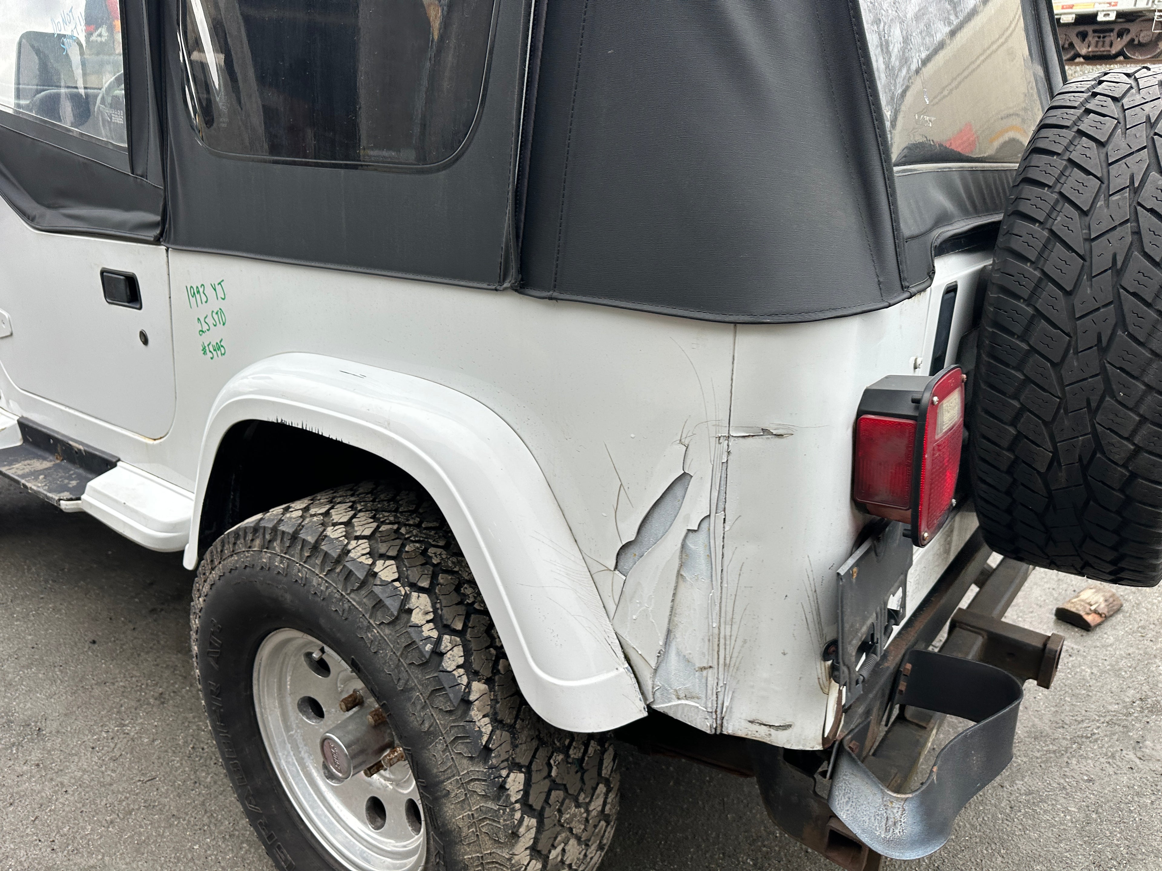 1993 Jeep Wrangler YJ 2.5 – J2509