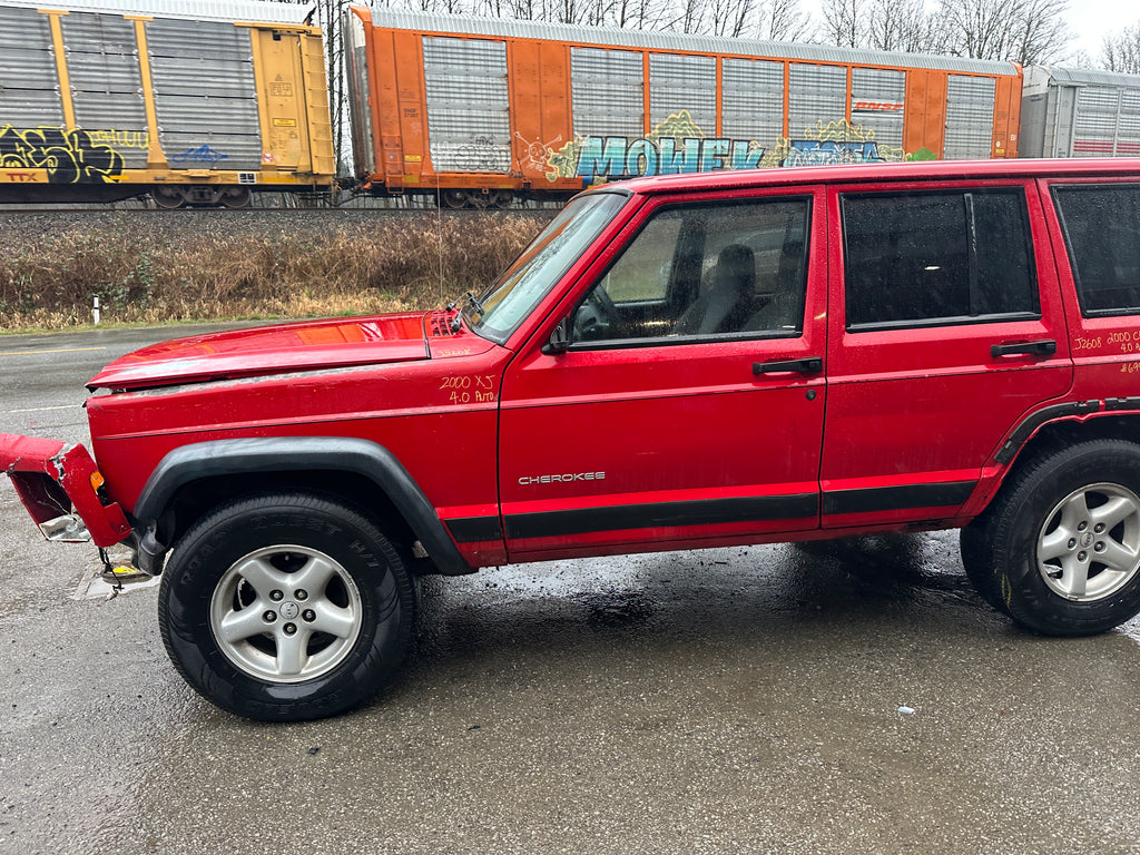 2000 Jeep Cherokee XJ SE 4.0 – J2608