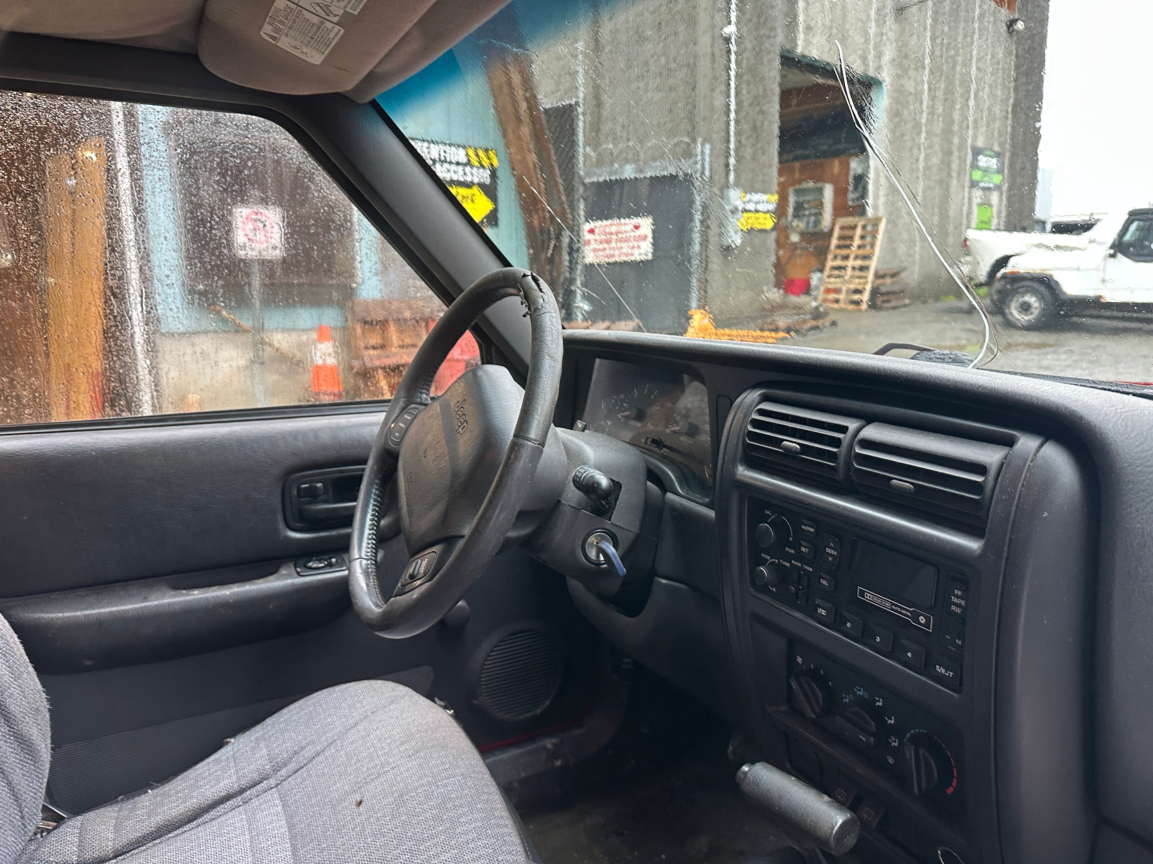 2000 Jeep Cherokee XJ SE 4.0 – J2608