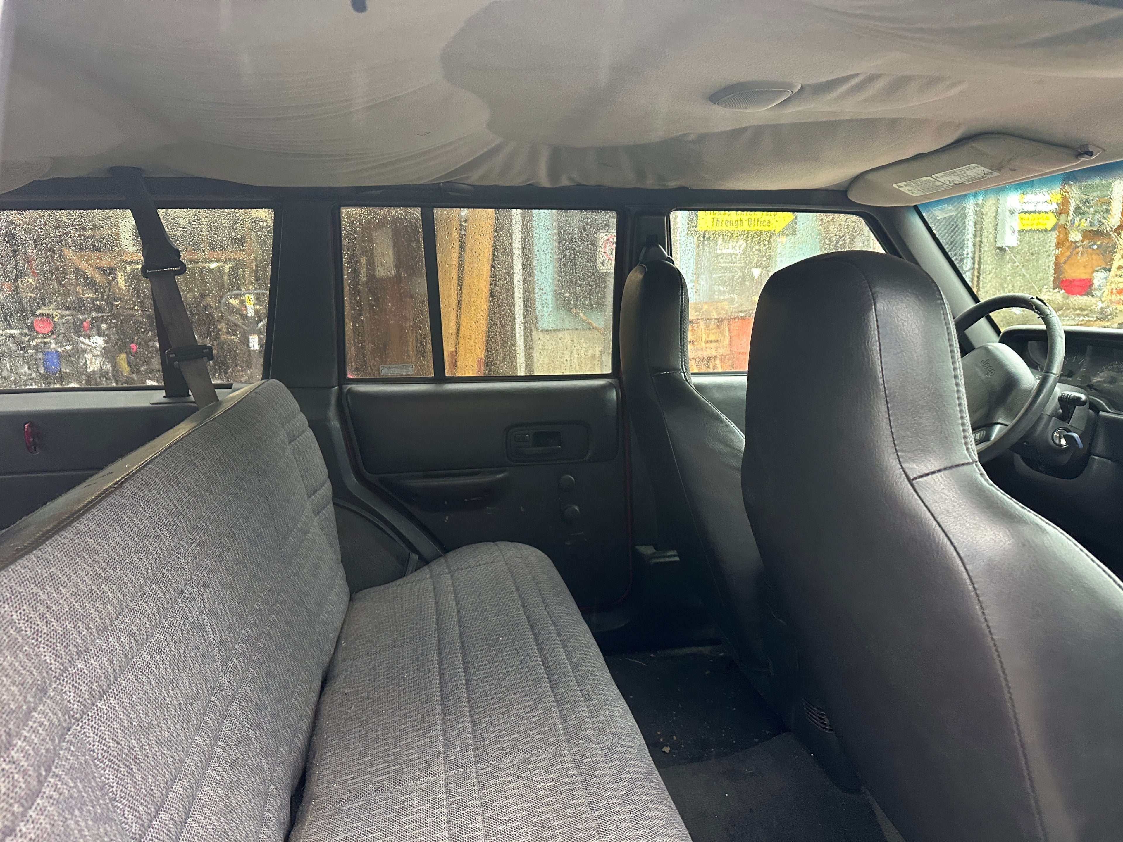2000 Jeep Cherokee XJ SE 4.0 – J2608