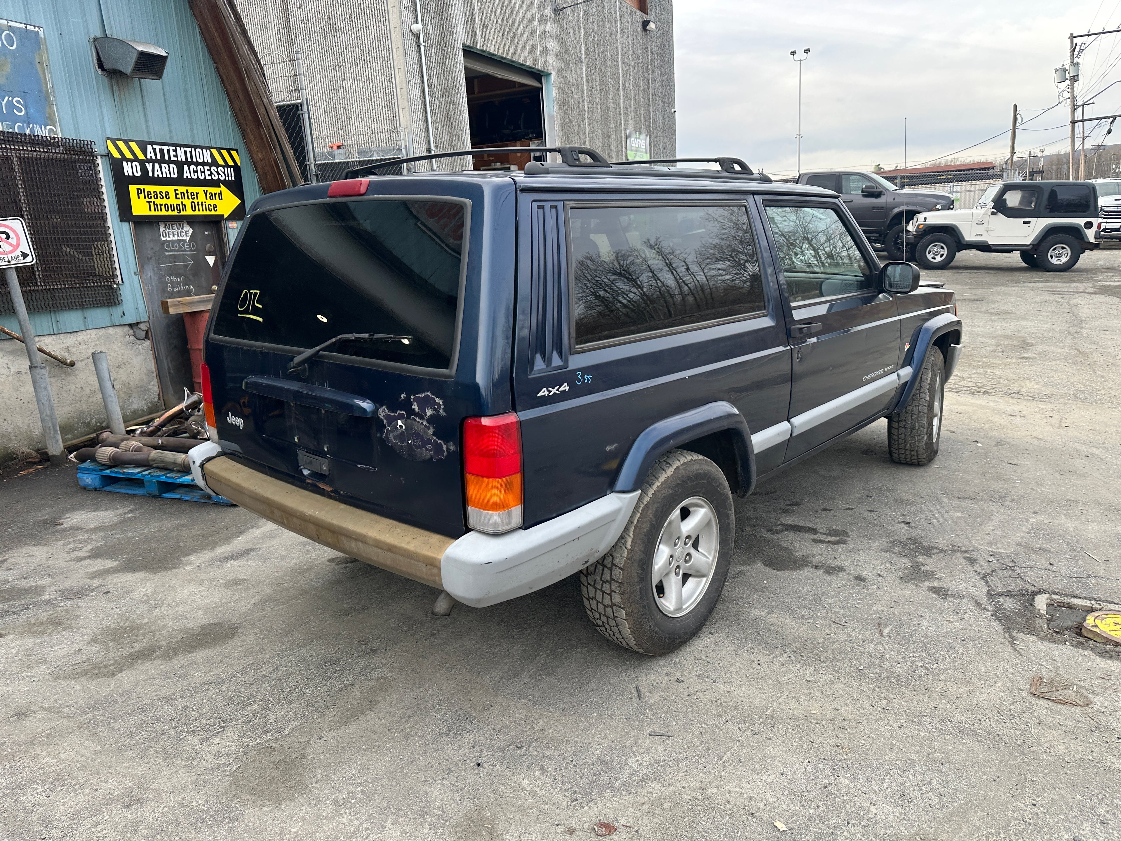 2000 Jeep Cherokee XJ 4.0 2dr – J2511