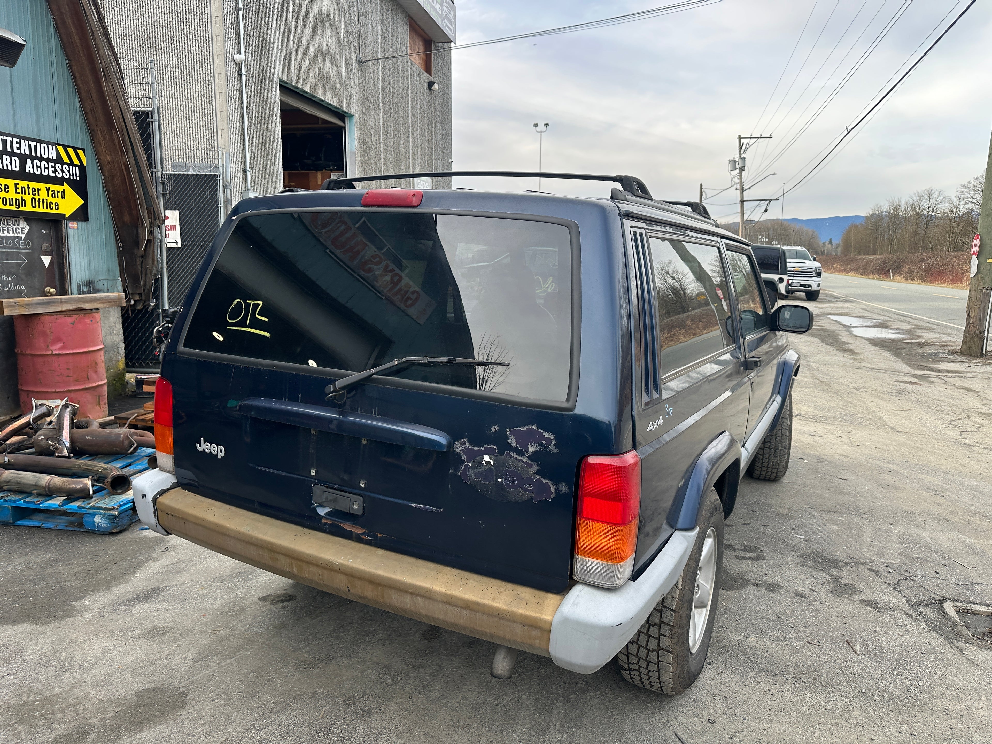 2000 Jeep Cherokee XJ 4.0 2dr – J2511