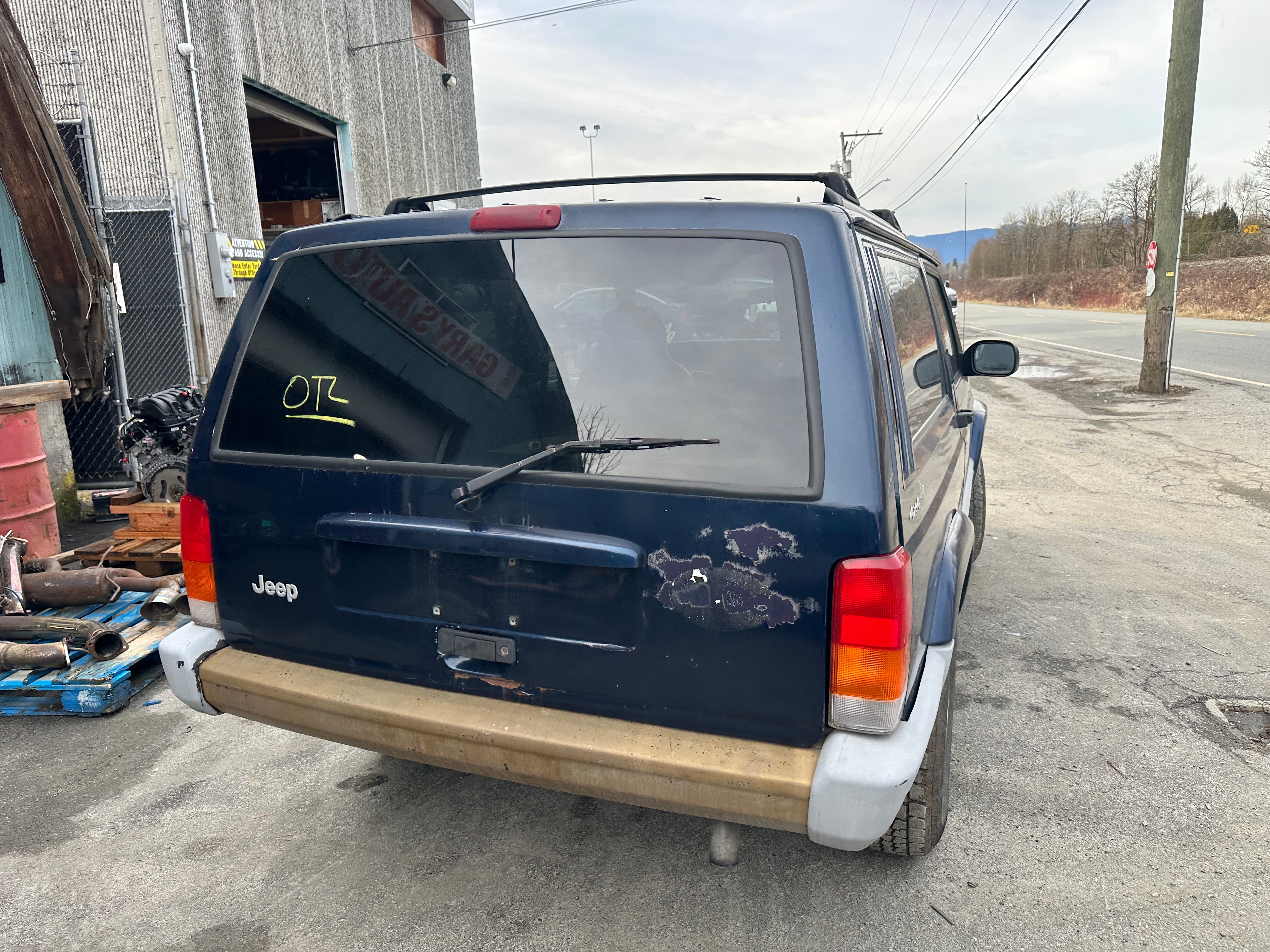 2000 Jeep Cherokee XJ 4.0 2dr – J2511