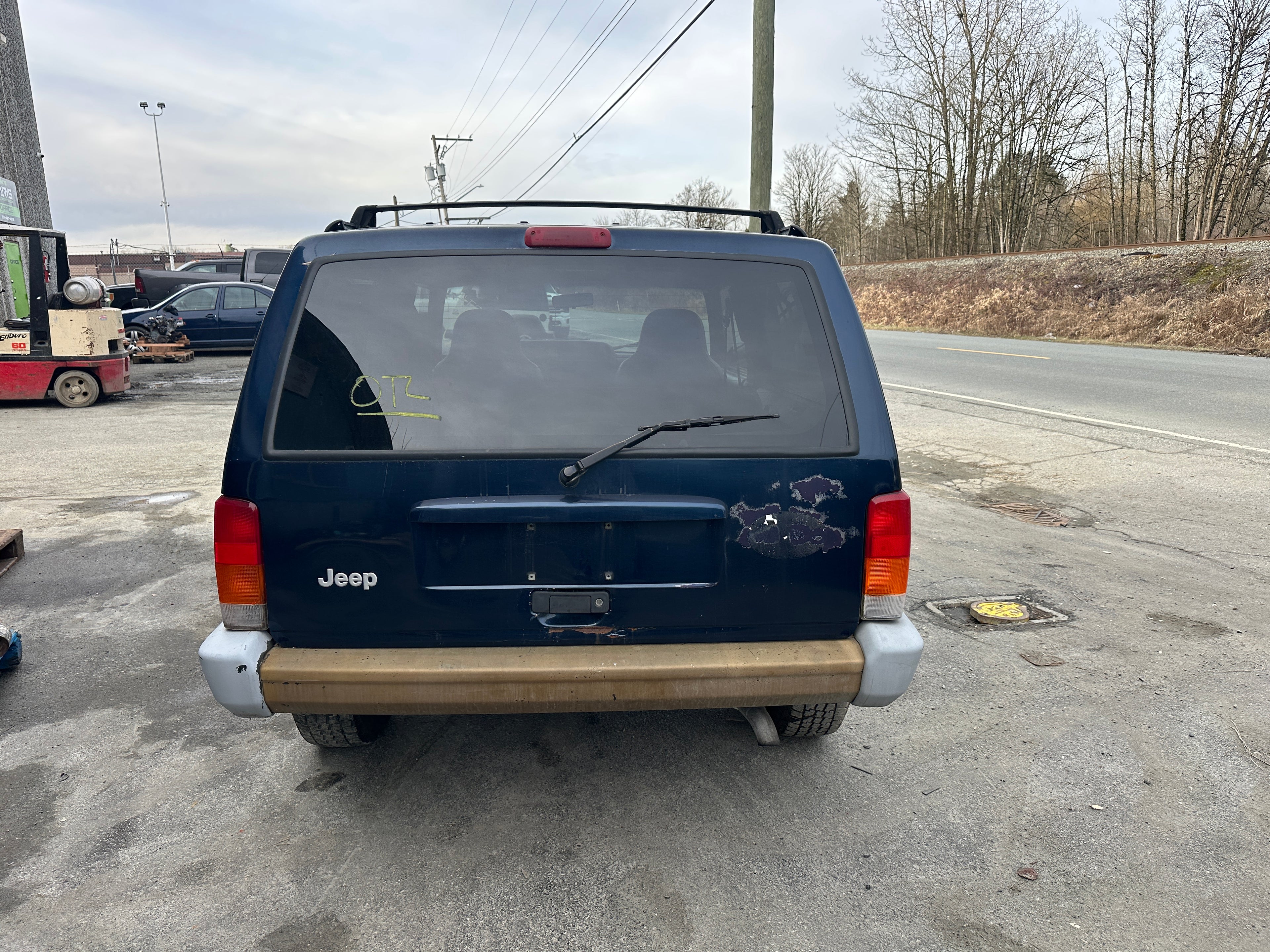 2000 Jeep Cherokee XJ 4.0 2dr – J2511