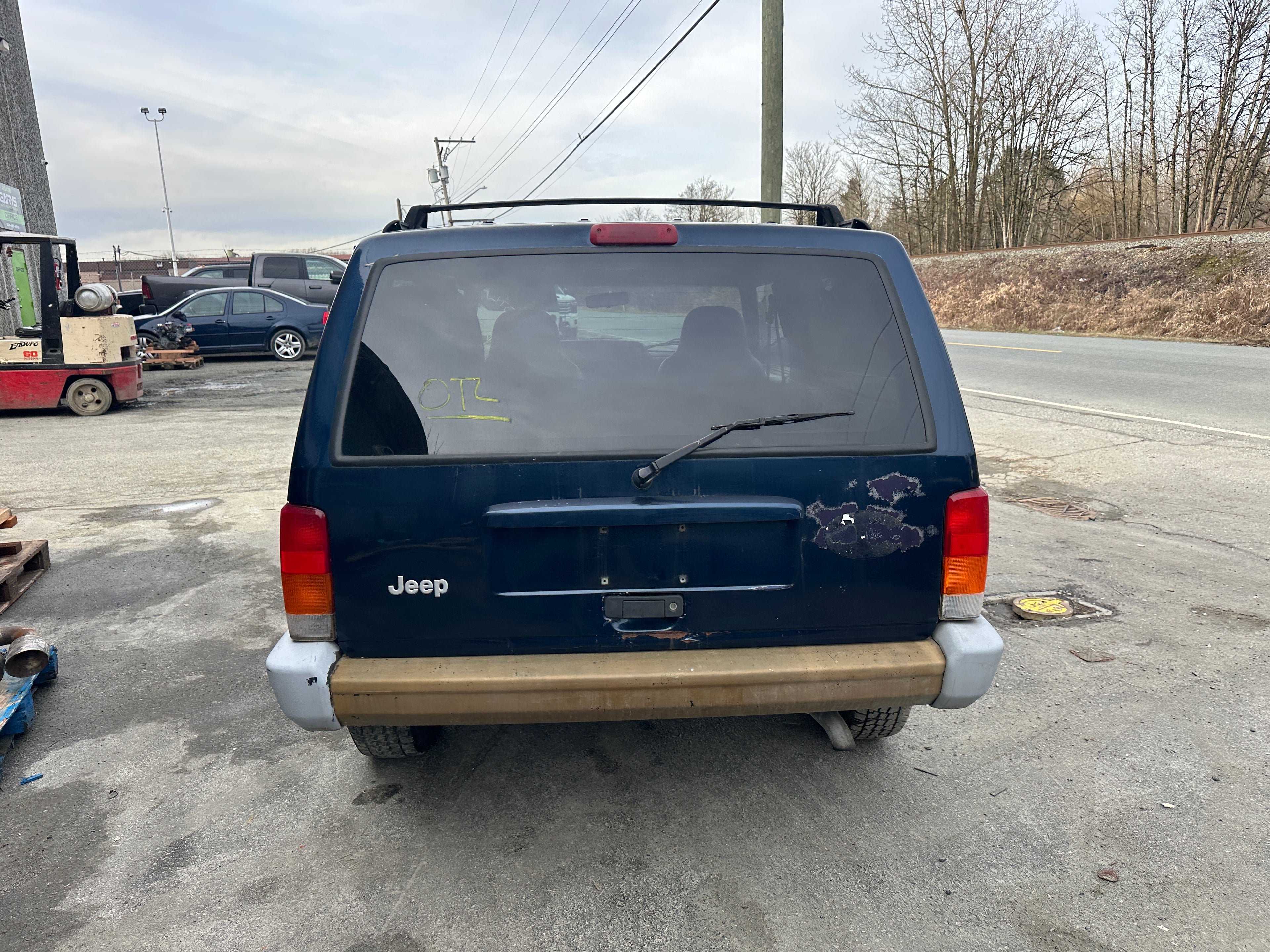 2000 Jeep Cherokee XJ 4.0 2dr – J2511