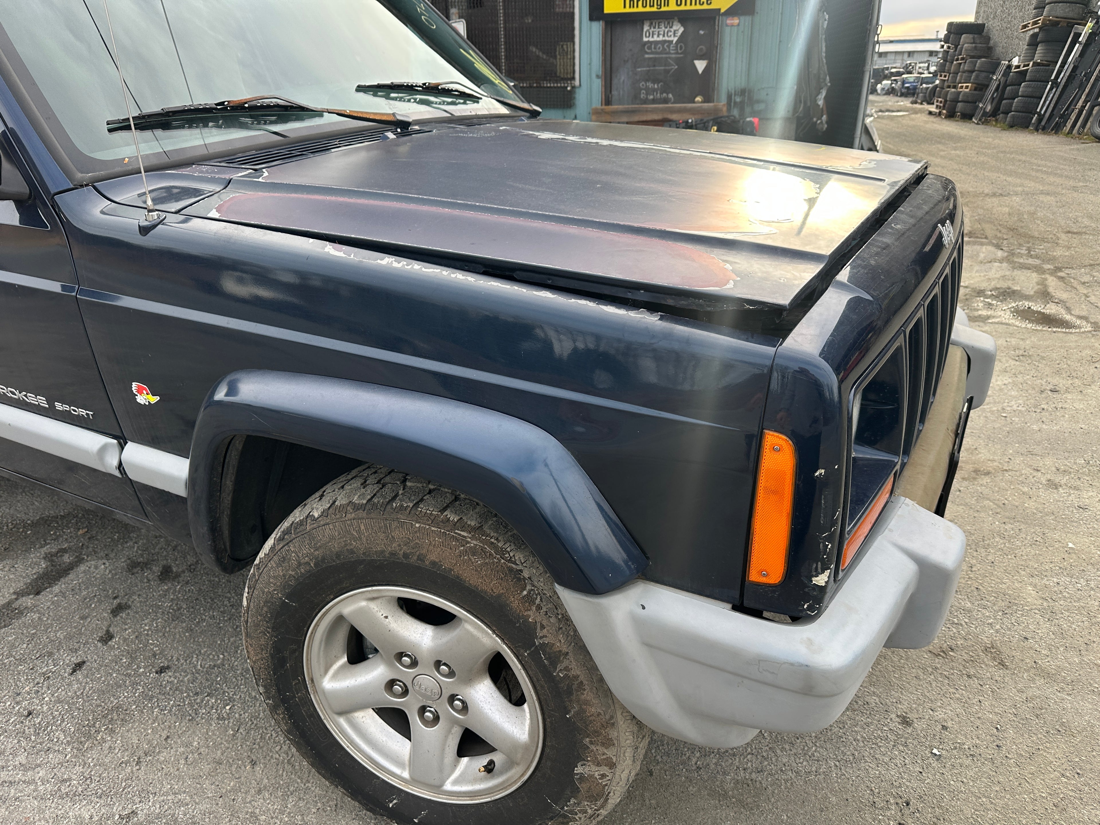 2000 Jeep Cherokee XJ 4.0 2dr – J2511