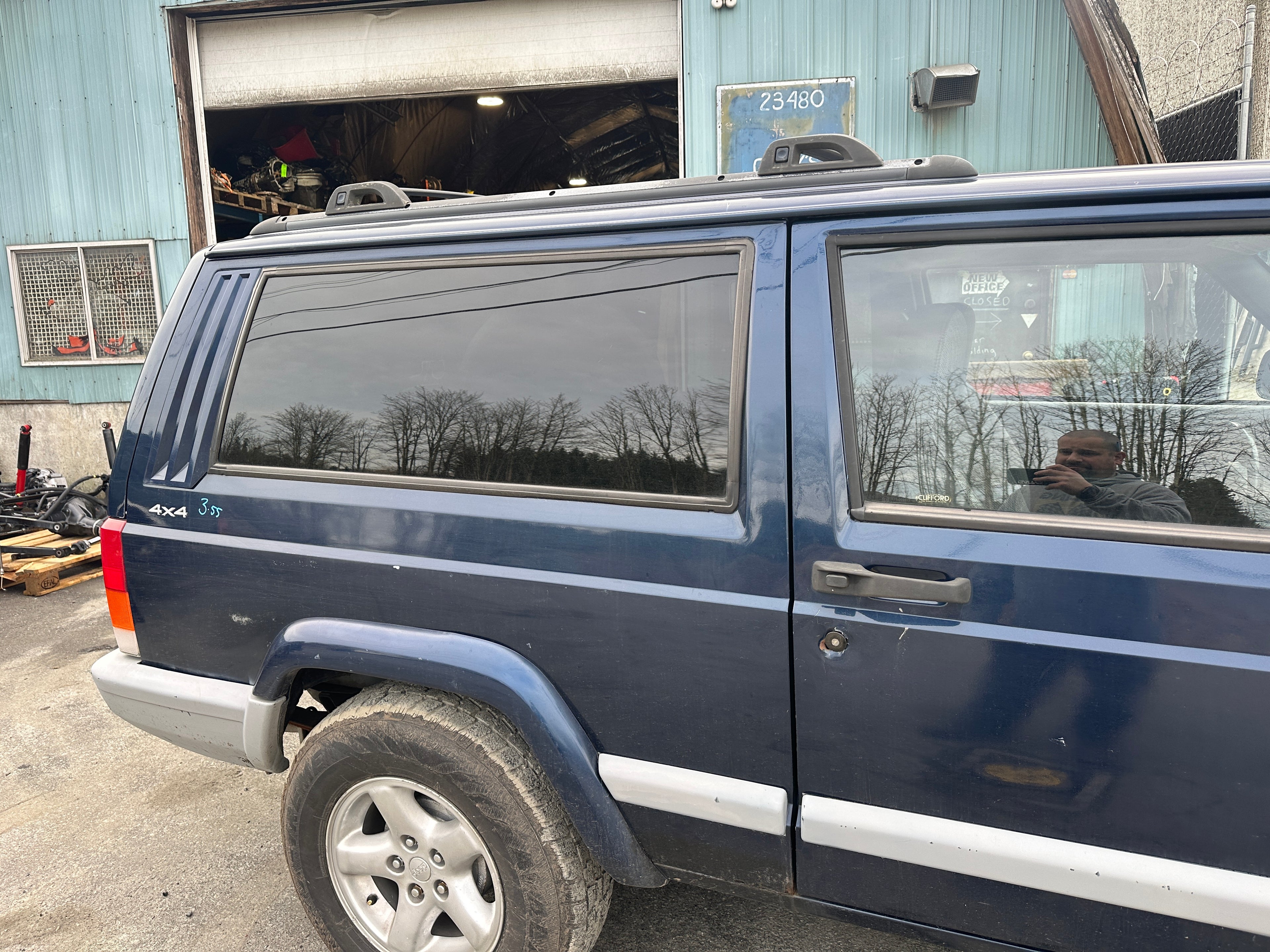 2000 Jeep Cherokee XJ 4.0 2dr – J2511