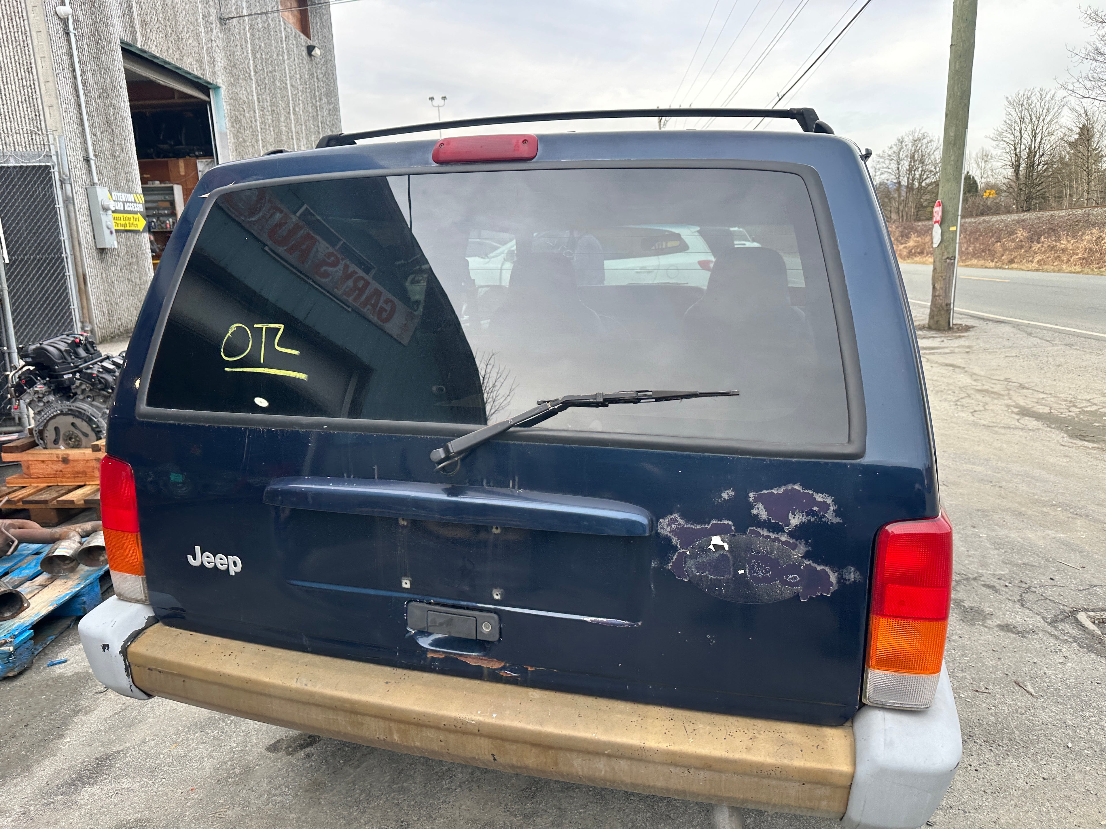 2000 Jeep Cherokee XJ 4.0 2dr – J2511