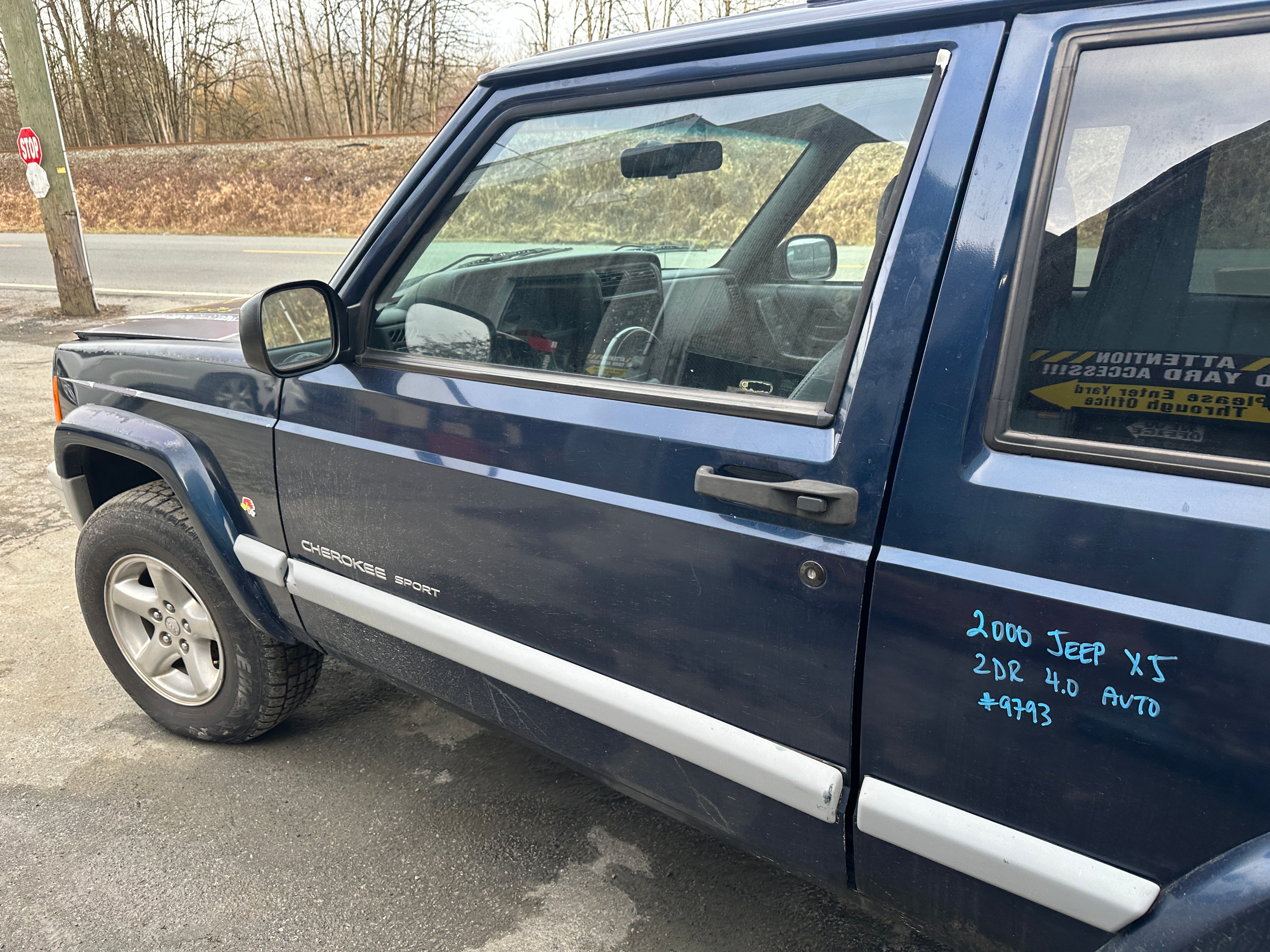 2000 Jeep Cherokee XJ 4.0 2dr – J2511