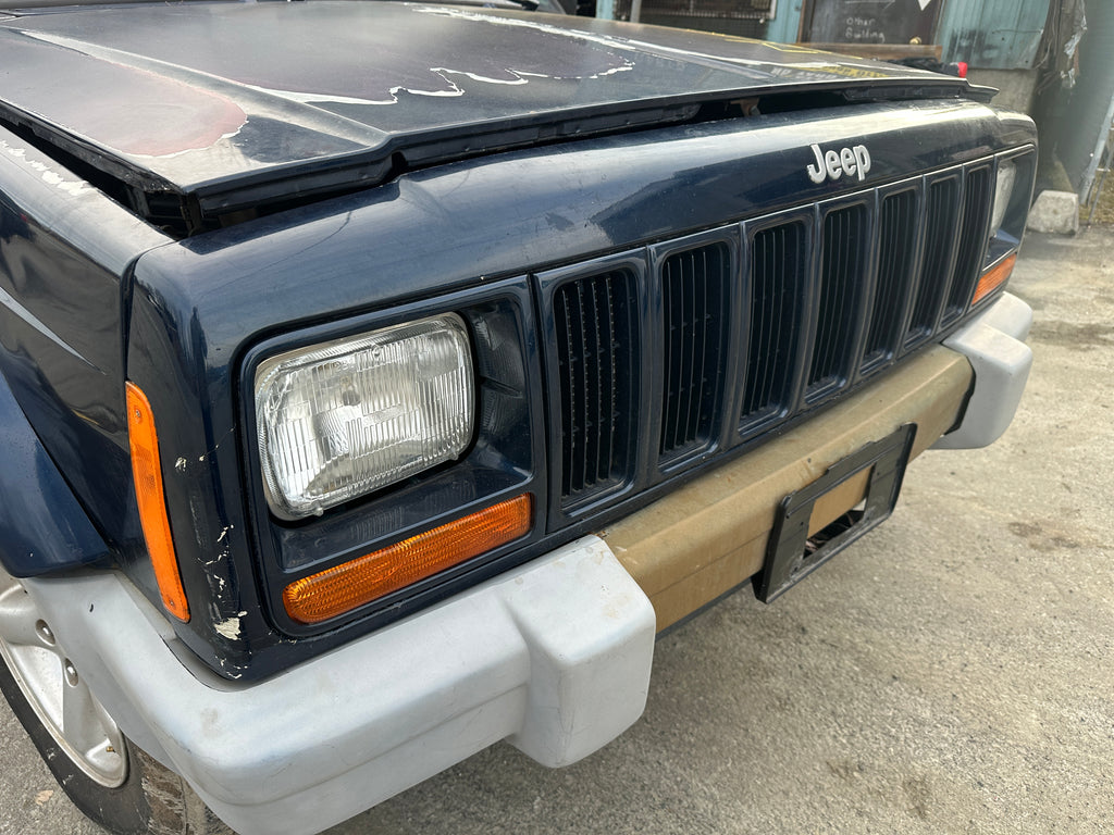 2000 Jeep Cherokee XJ 4.0 2dr – J2511