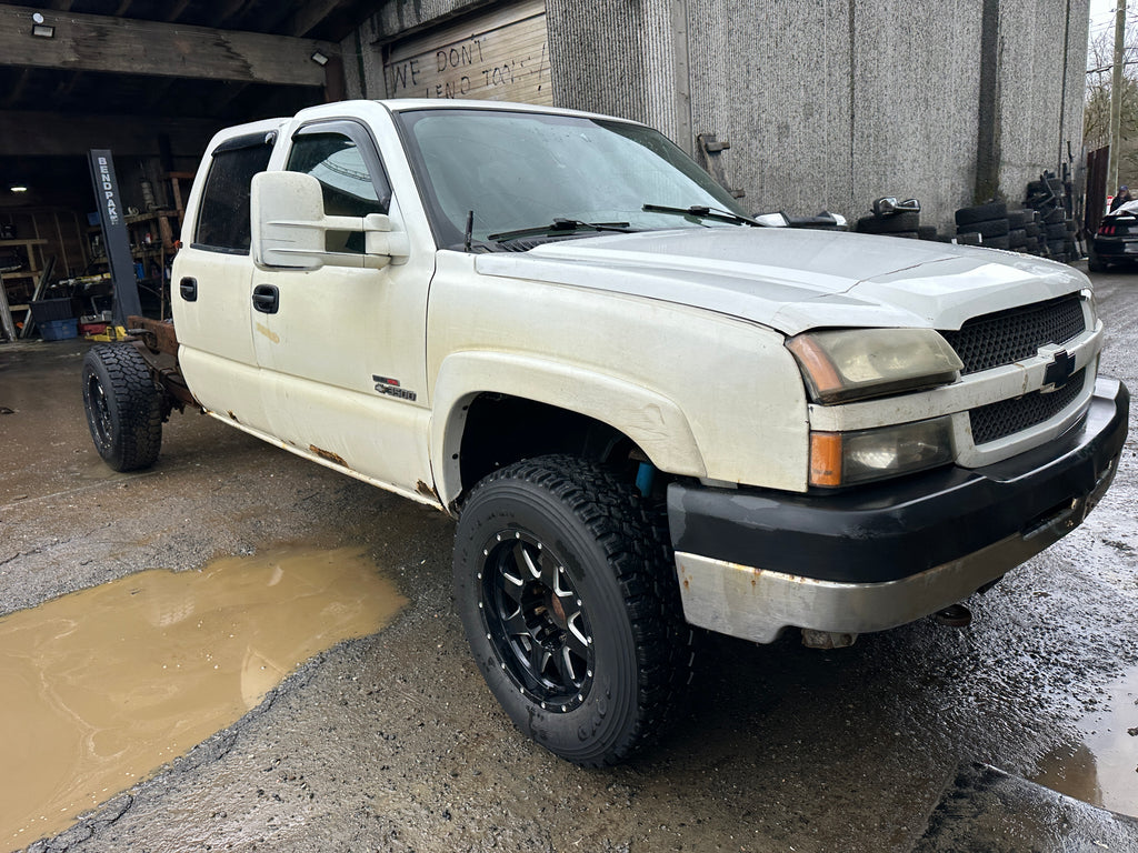 2004 Chevrolet Silverado K3500 6.6 LLY Duramax – C2605