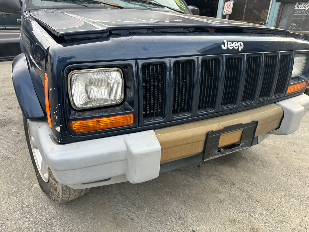 2000 Jeep Cherokee XJ 4.0 2dr – J2511