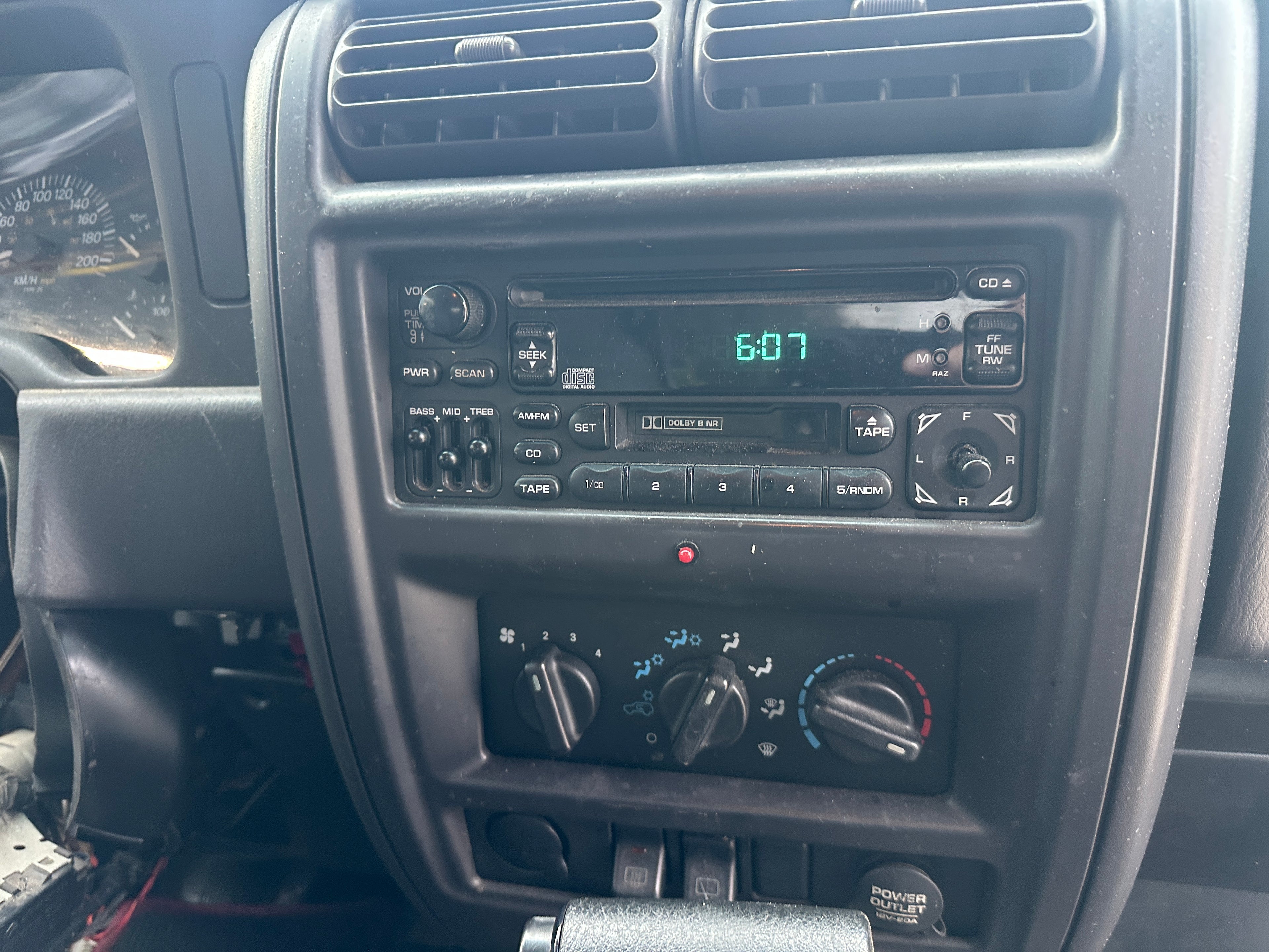 2000 Jeep Cherokee XJ 4.0 2dr – J2511