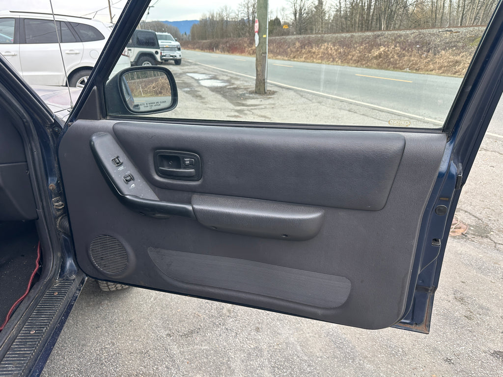 2000 Jeep Cherokee XJ 4.0 2dr – J2511