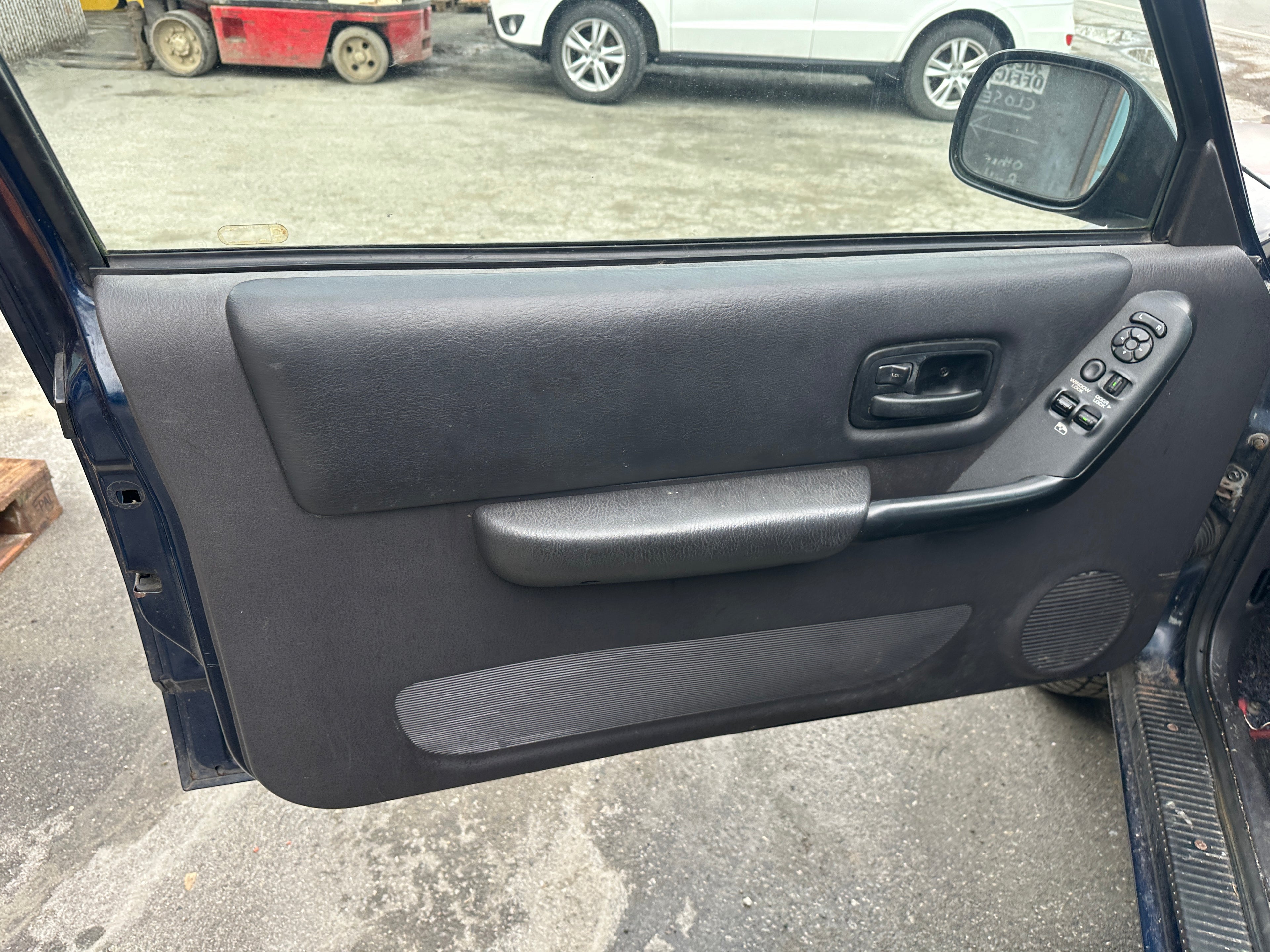 2000 Jeep Cherokee XJ 4.0 2dr – J2511