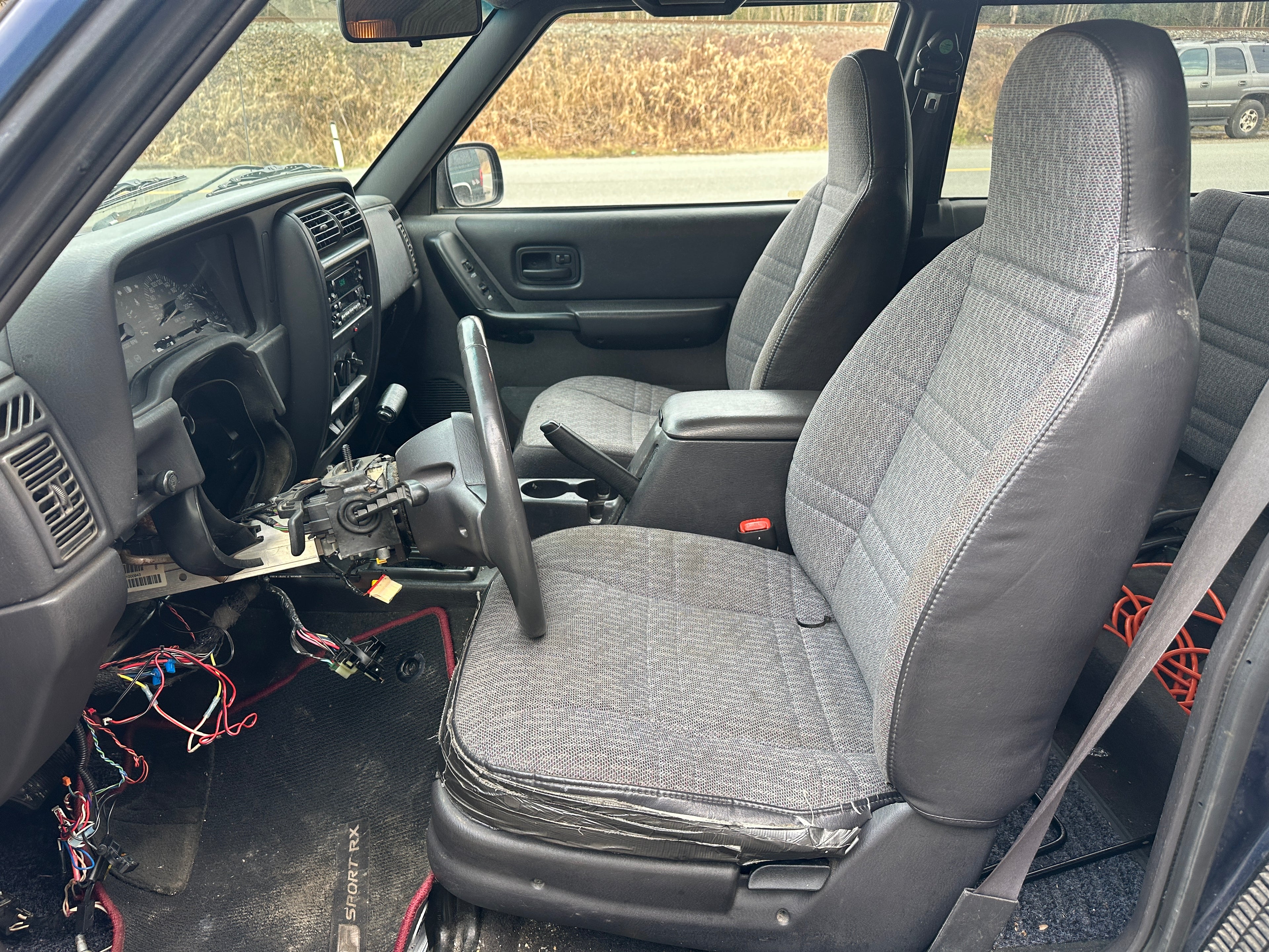 2000 Jeep Cherokee XJ 4.0 2dr – J2511