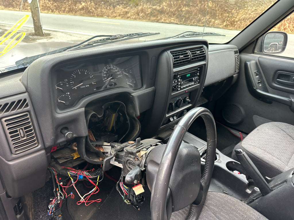 2000 Jeep Cherokee XJ 4.0 2dr – J2511