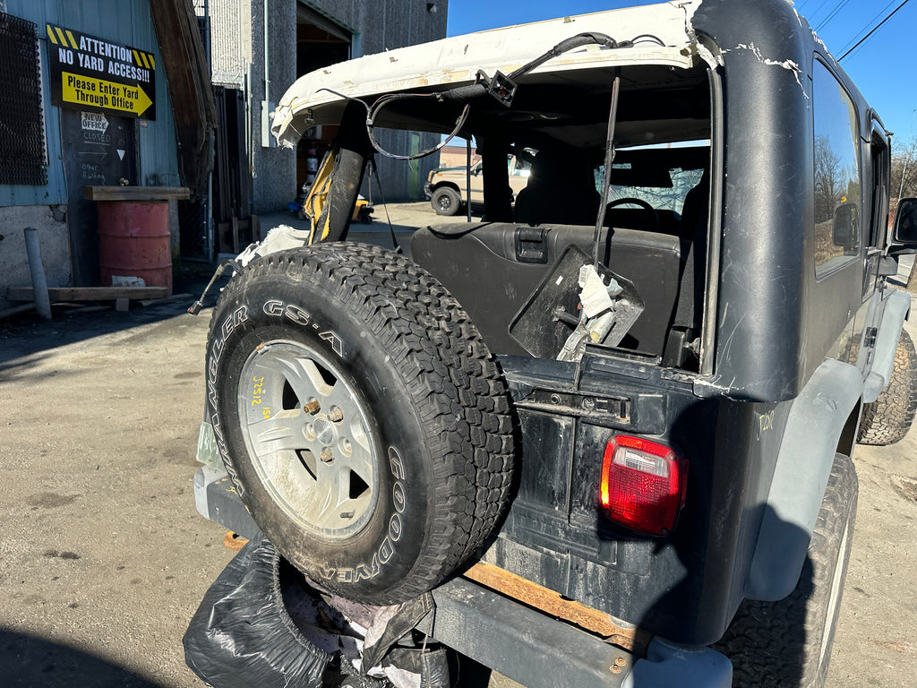 2004 Jeep Wrangler LJ – J2512