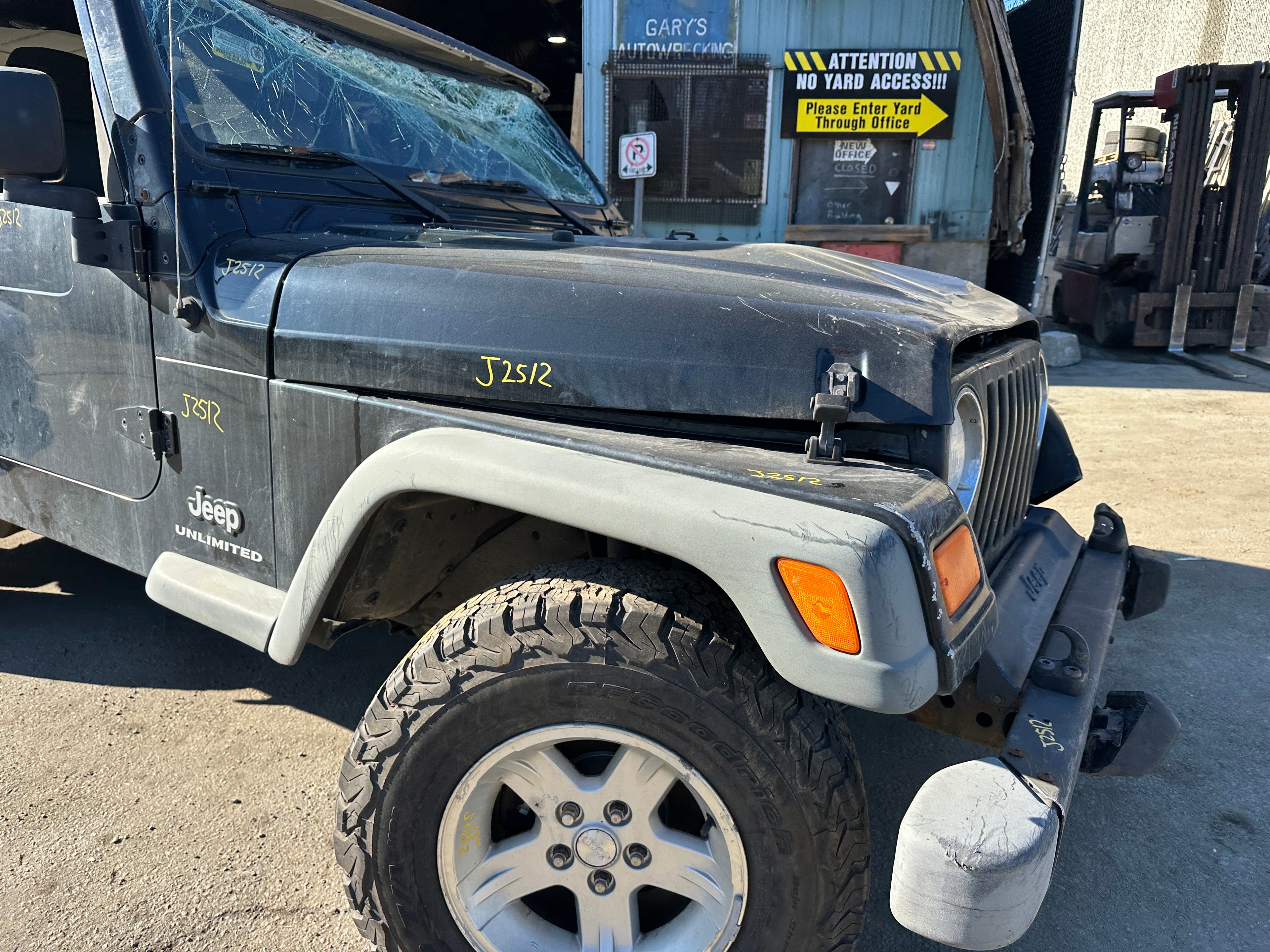 2004 Jeep Wrangler LJ – J2512