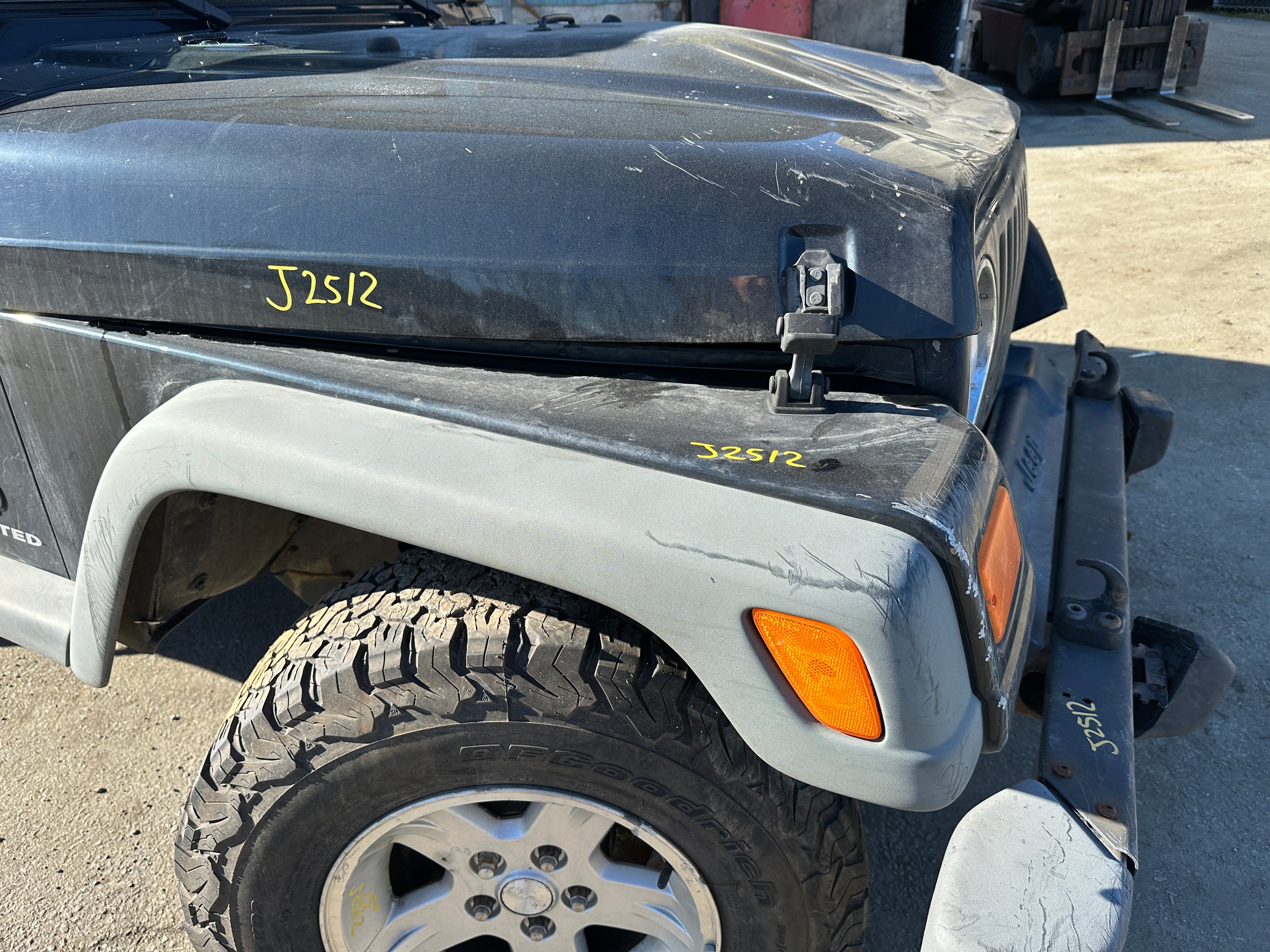 2004 Jeep Wrangler LJ – J2512