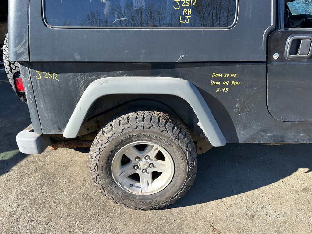 2004 Jeep Wrangler LJ – J2512