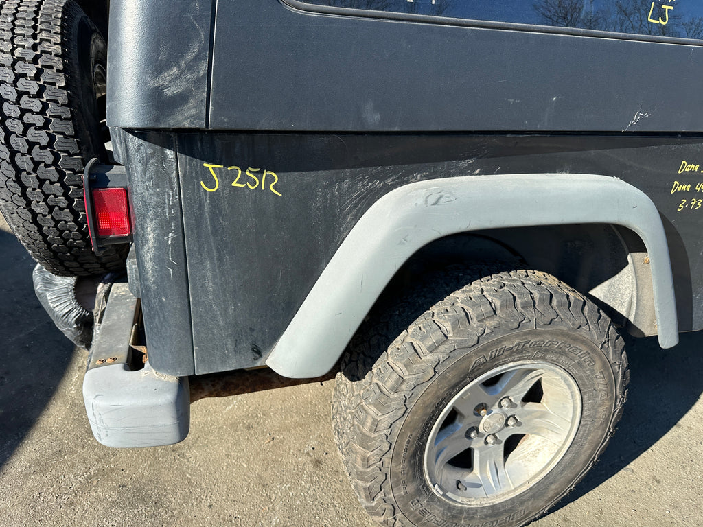 2004 Jeep Wrangler LJ – J2512