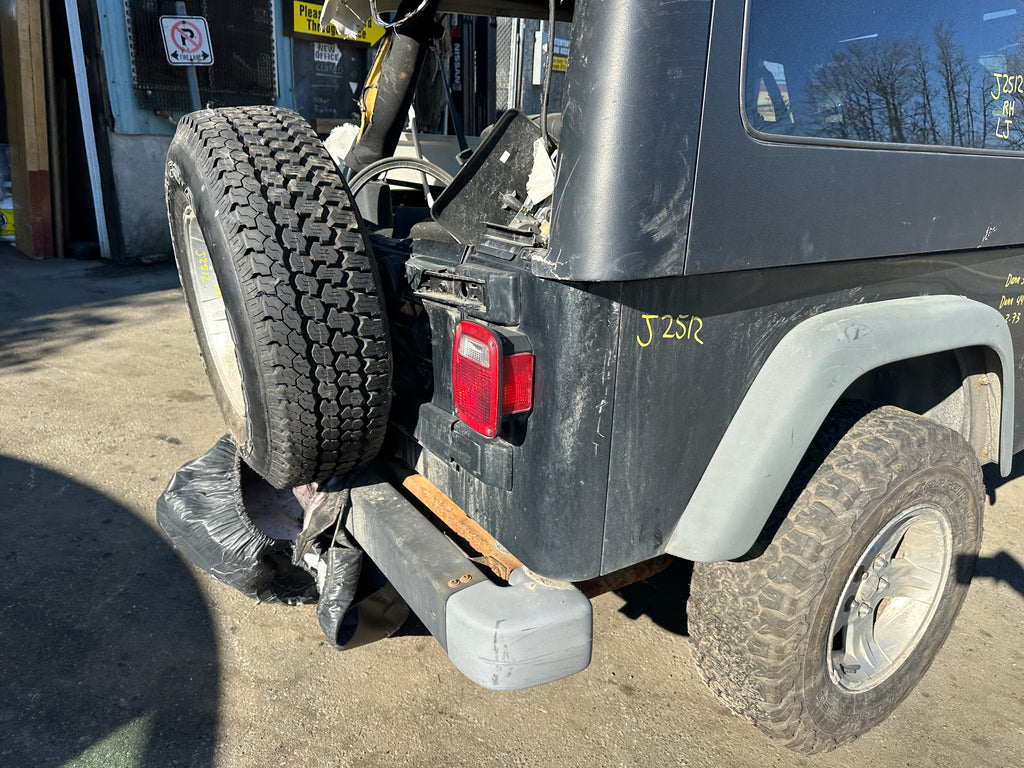 2004 Jeep Wrangler LJ – J2512