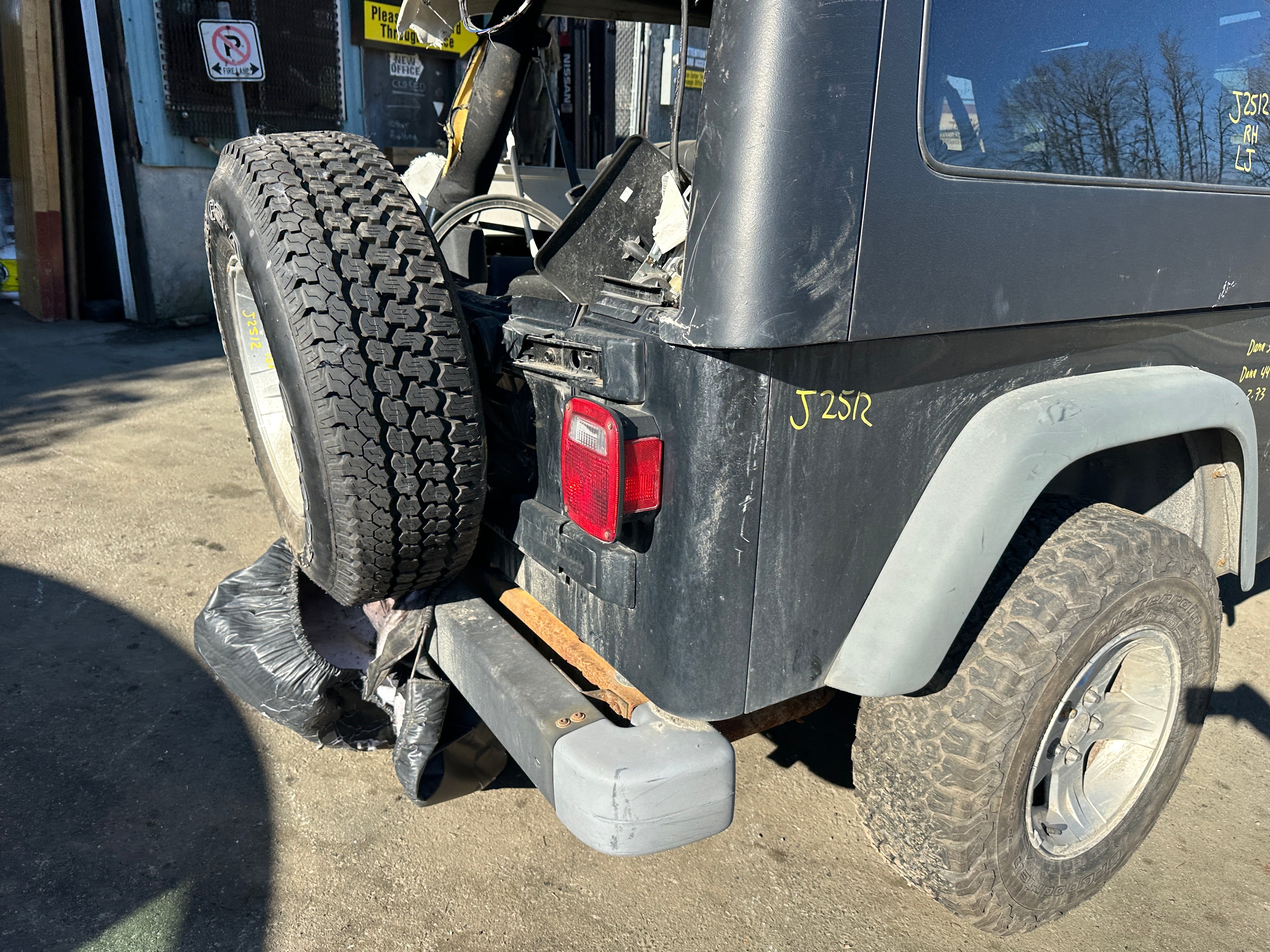2004 Jeep Wrangler LJ – J2512