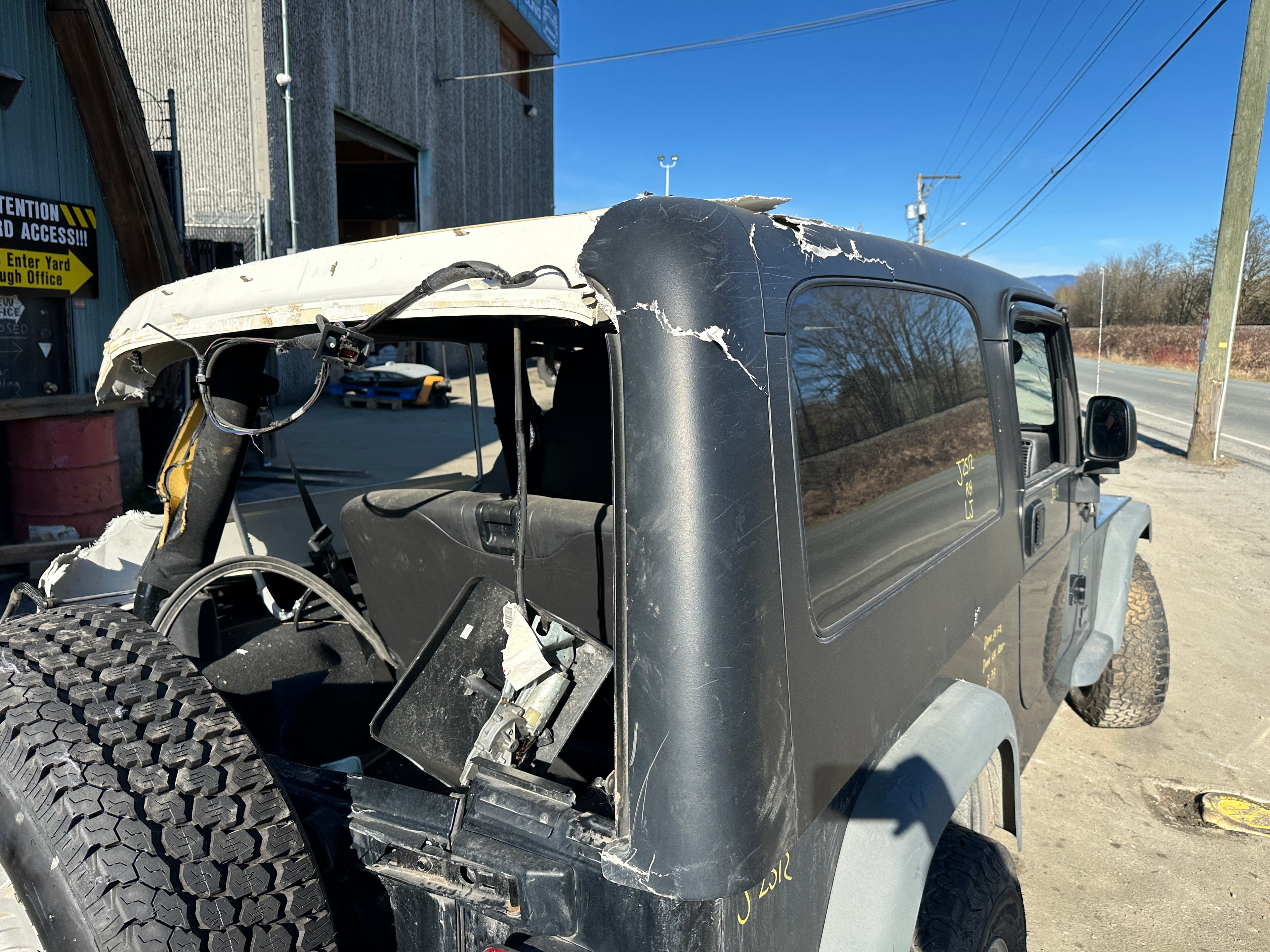 2004 Jeep Wrangler LJ – J2512