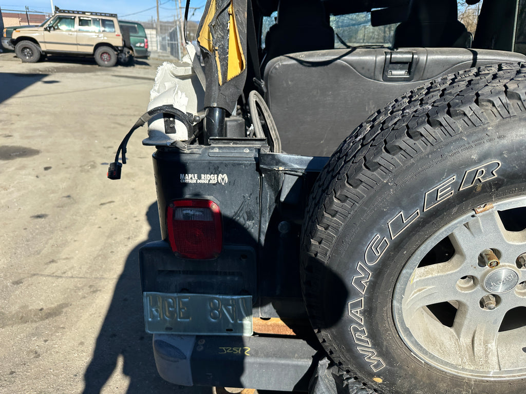 2004 Jeep Wrangler LJ – J2512
