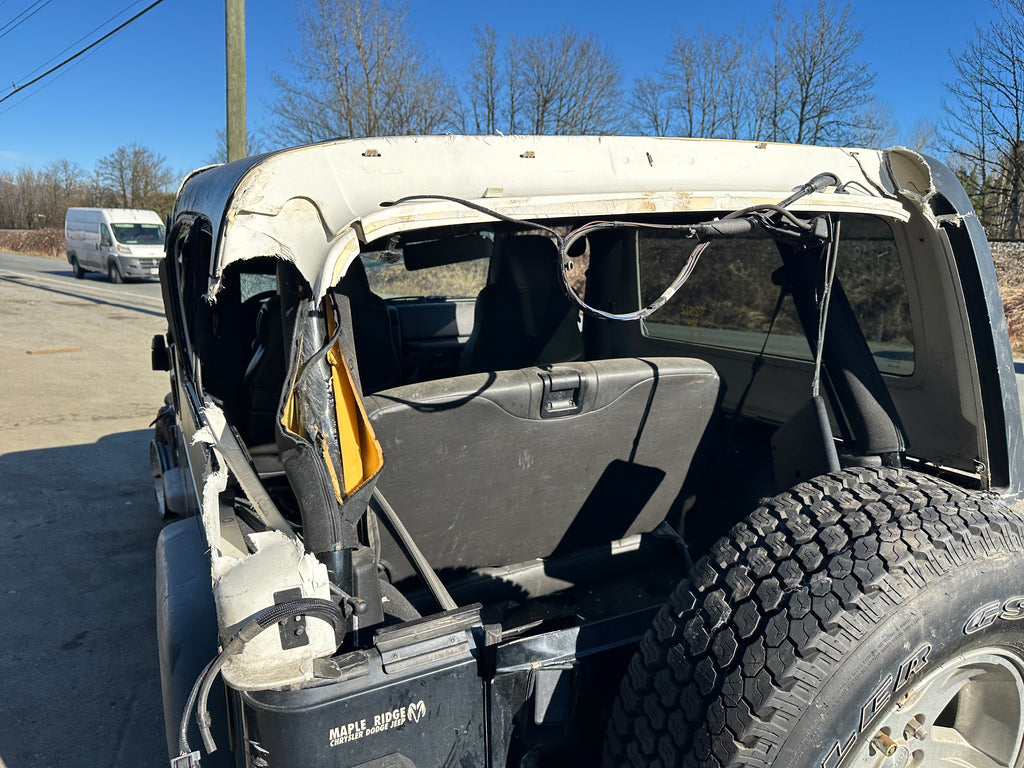 2004 Jeep Wrangler LJ – J2512