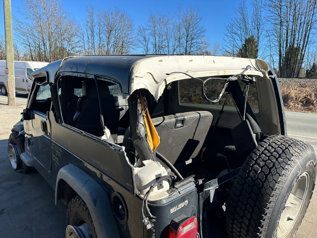 2004 Jeep Wrangler LJ – J2512