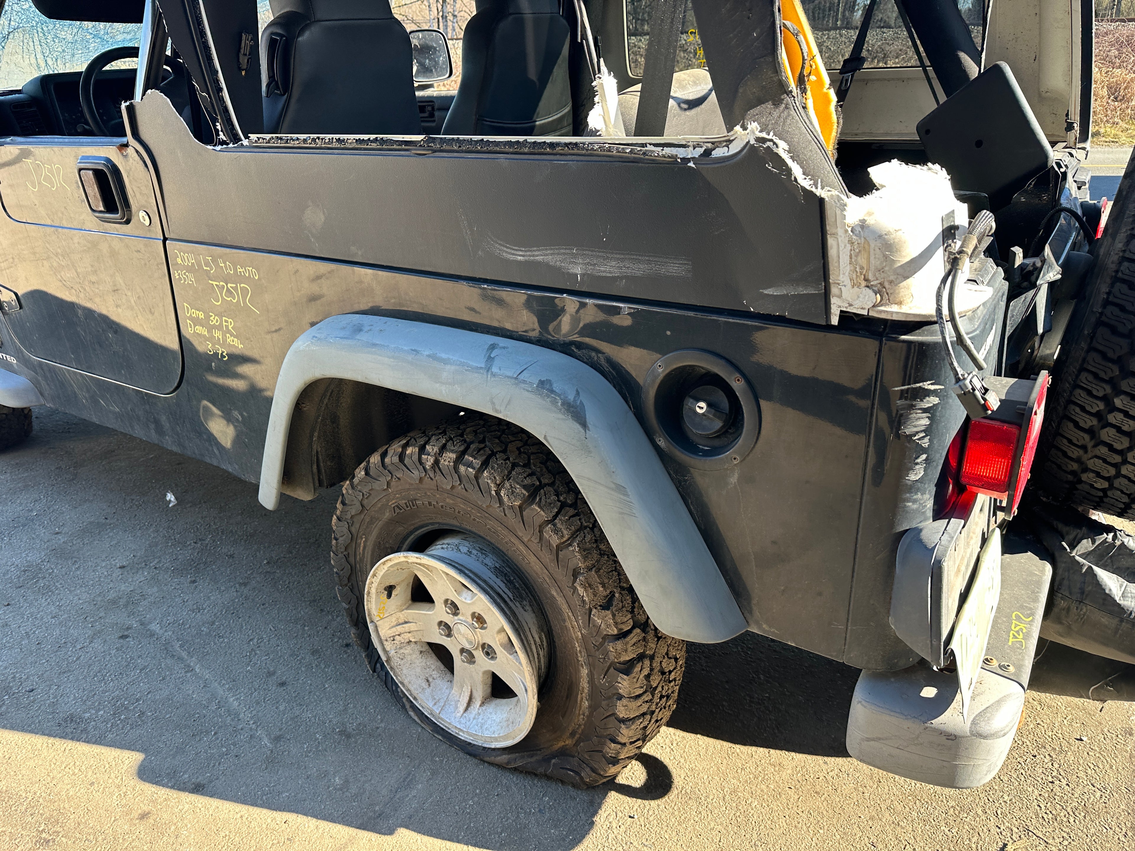 2004 Jeep Wrangler LJ – J2512