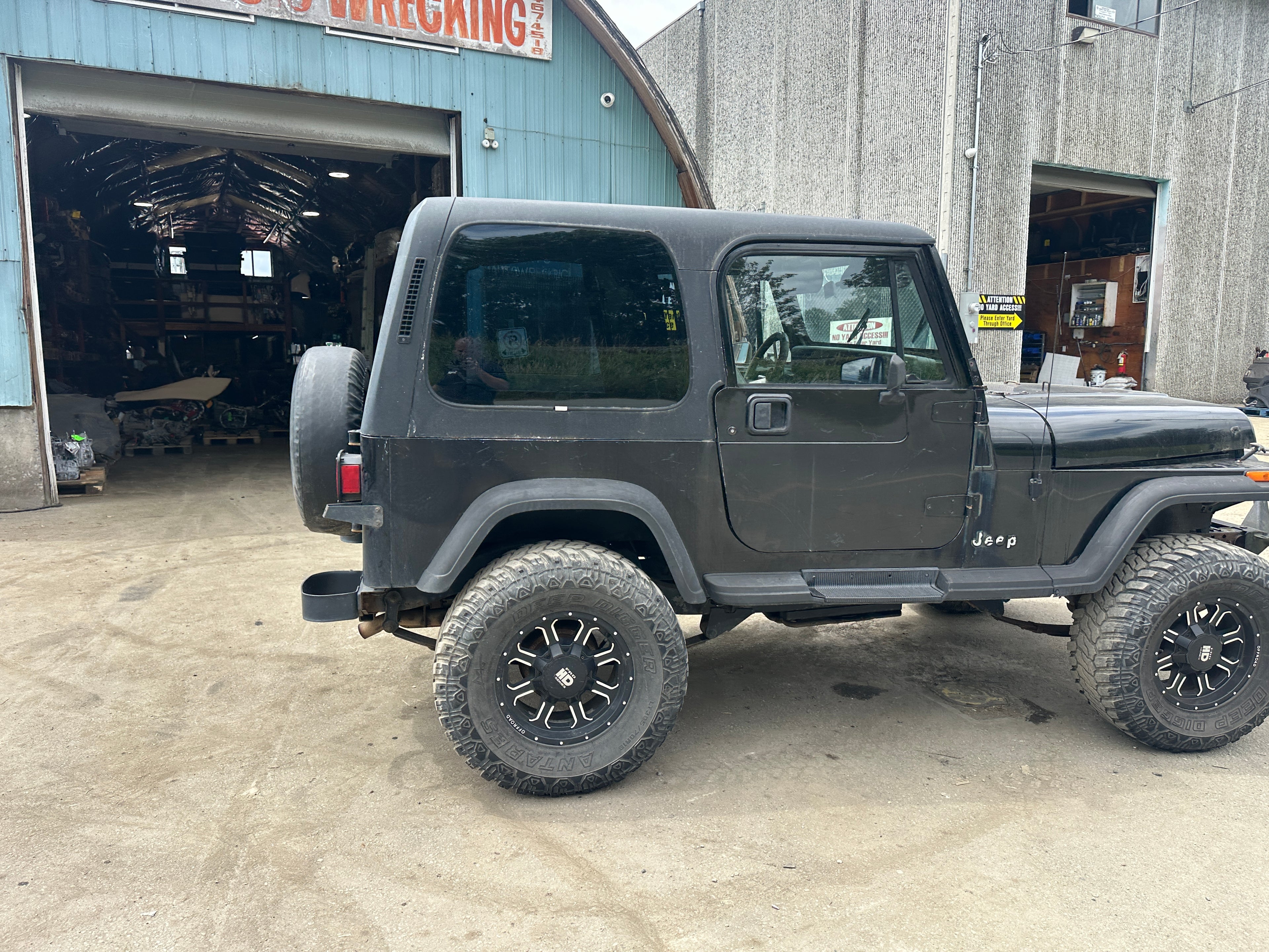 1992 Jeep Wrangler YJ 2.5 – J2533