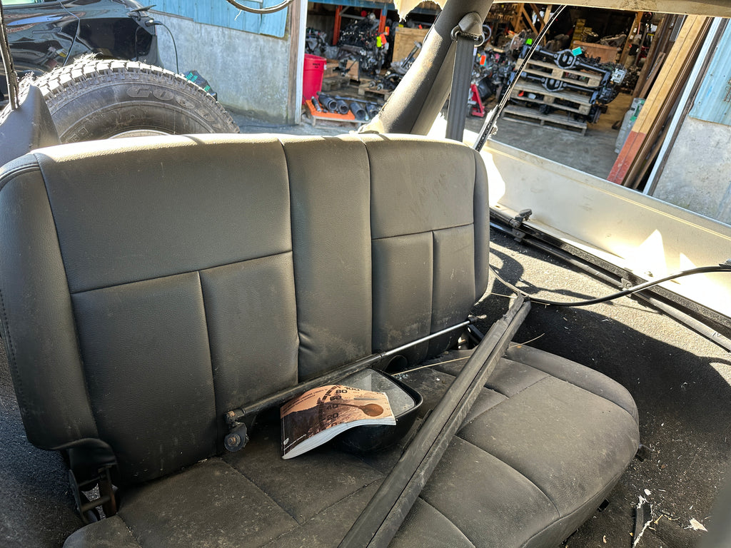 2004 Jeep Wrangler LJ – J2512