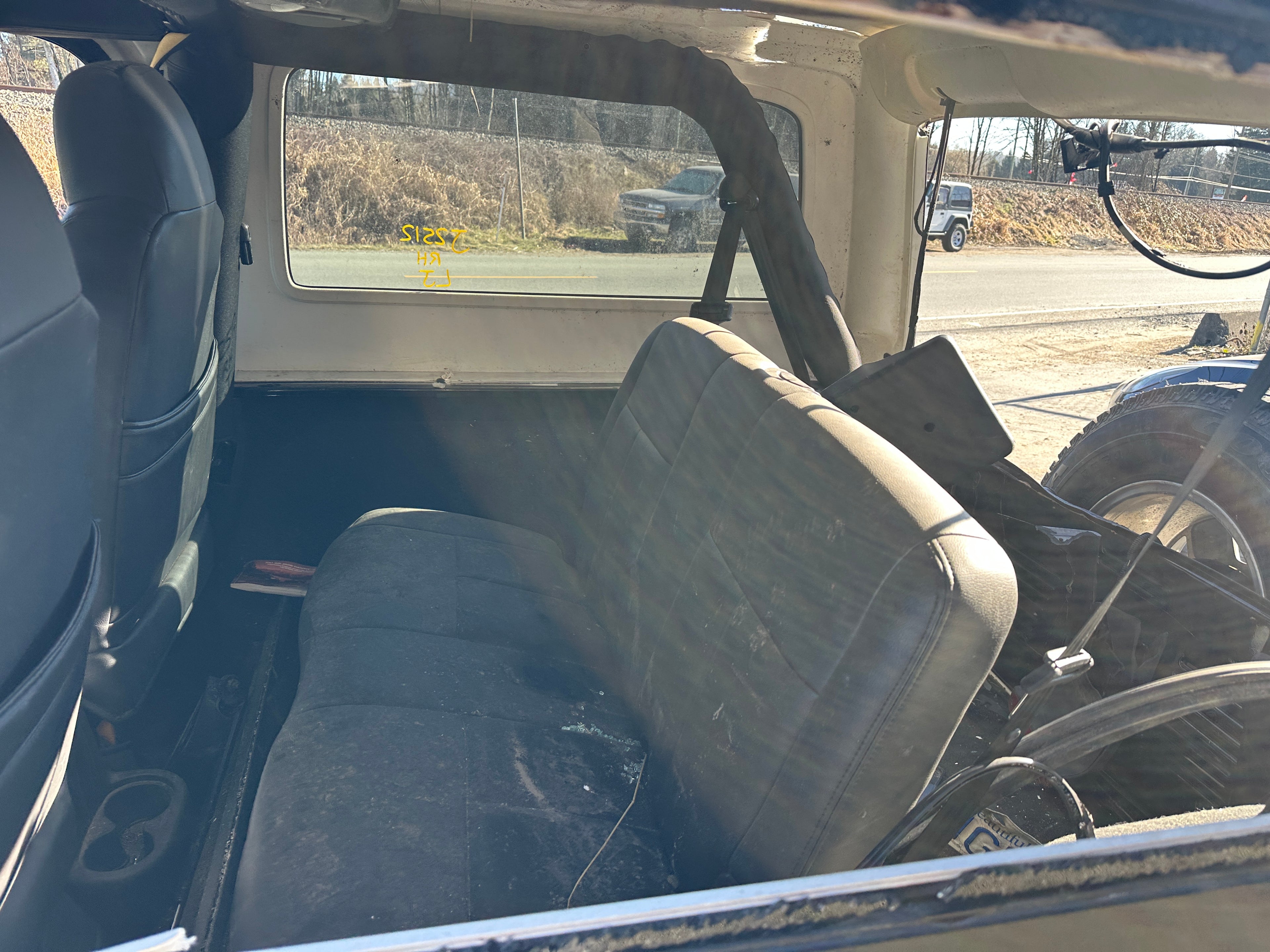 2004 Jeep Wrangler LJ – J2512