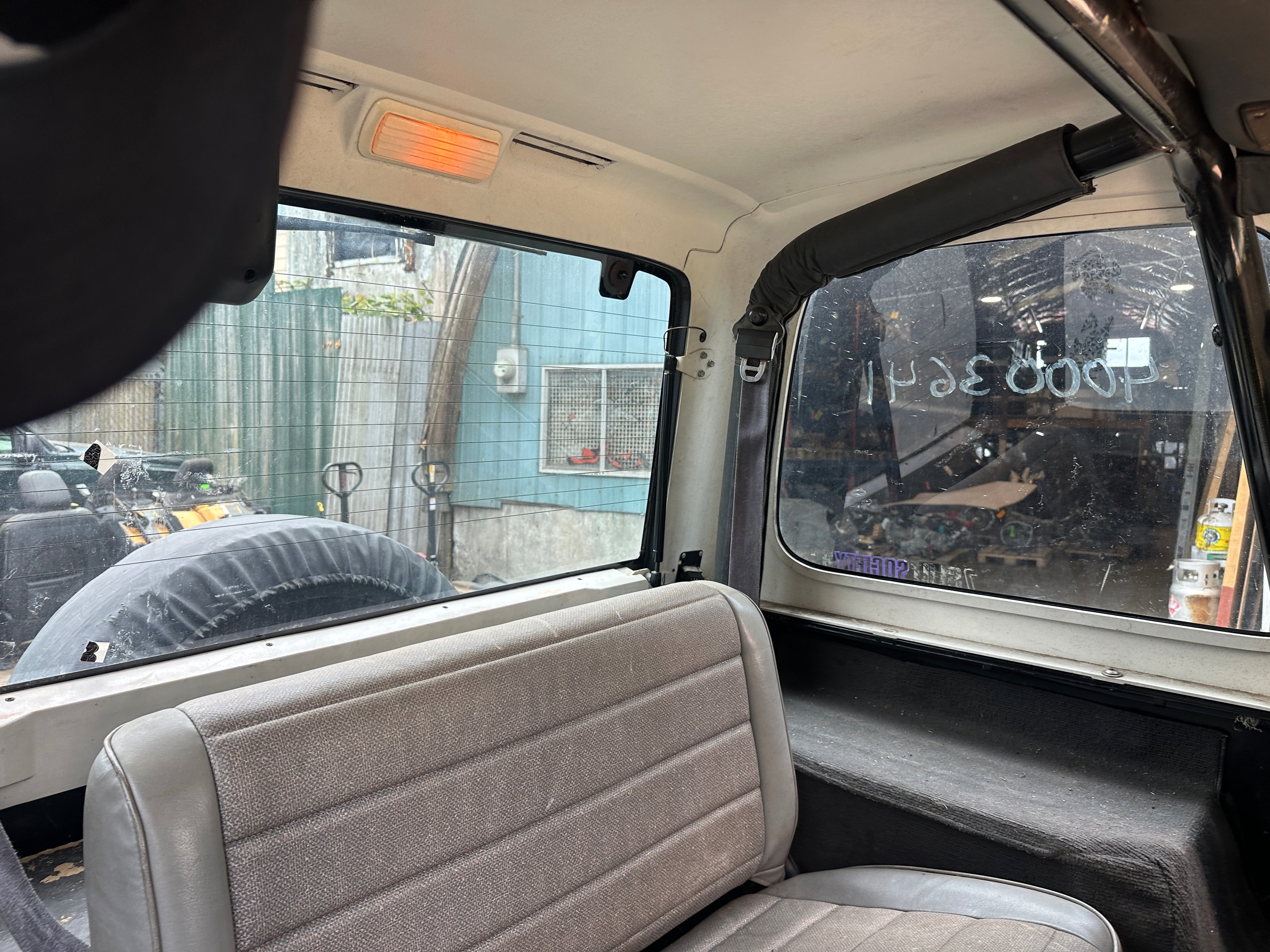 1992 Jeep Wrangler YJ 2.5 – J2533