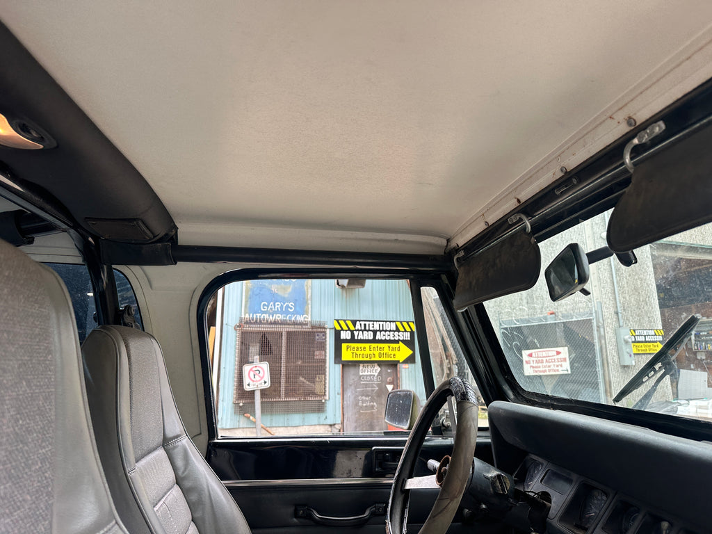 1992 Jeep Wrangler YJ 2.5 – J2533