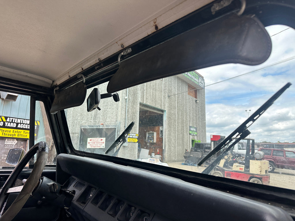 1992 Jeep Wrangler YJ 2.5 – J2533