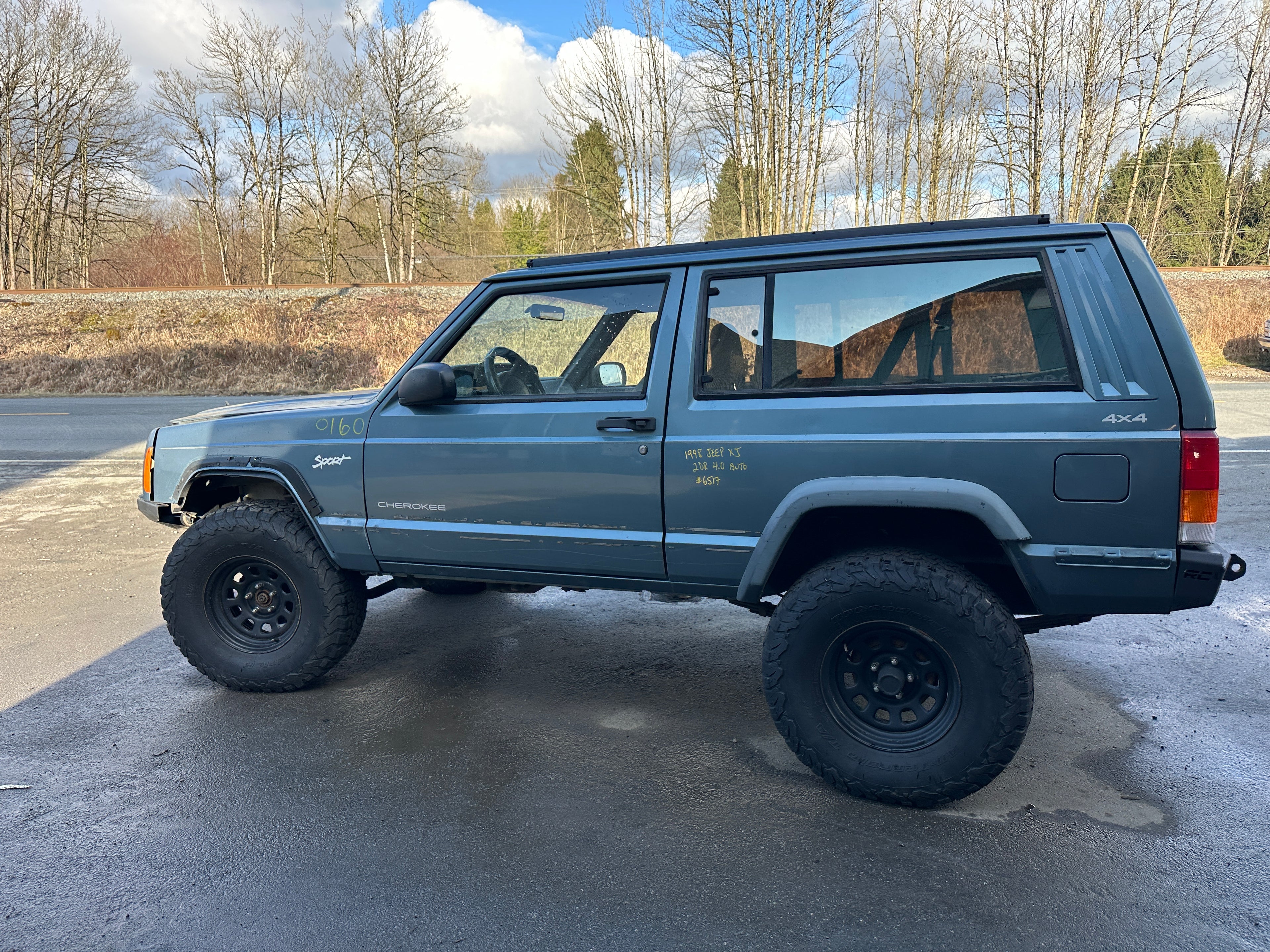 1998 Jeep Cherokee XJ 4.0 – J2513